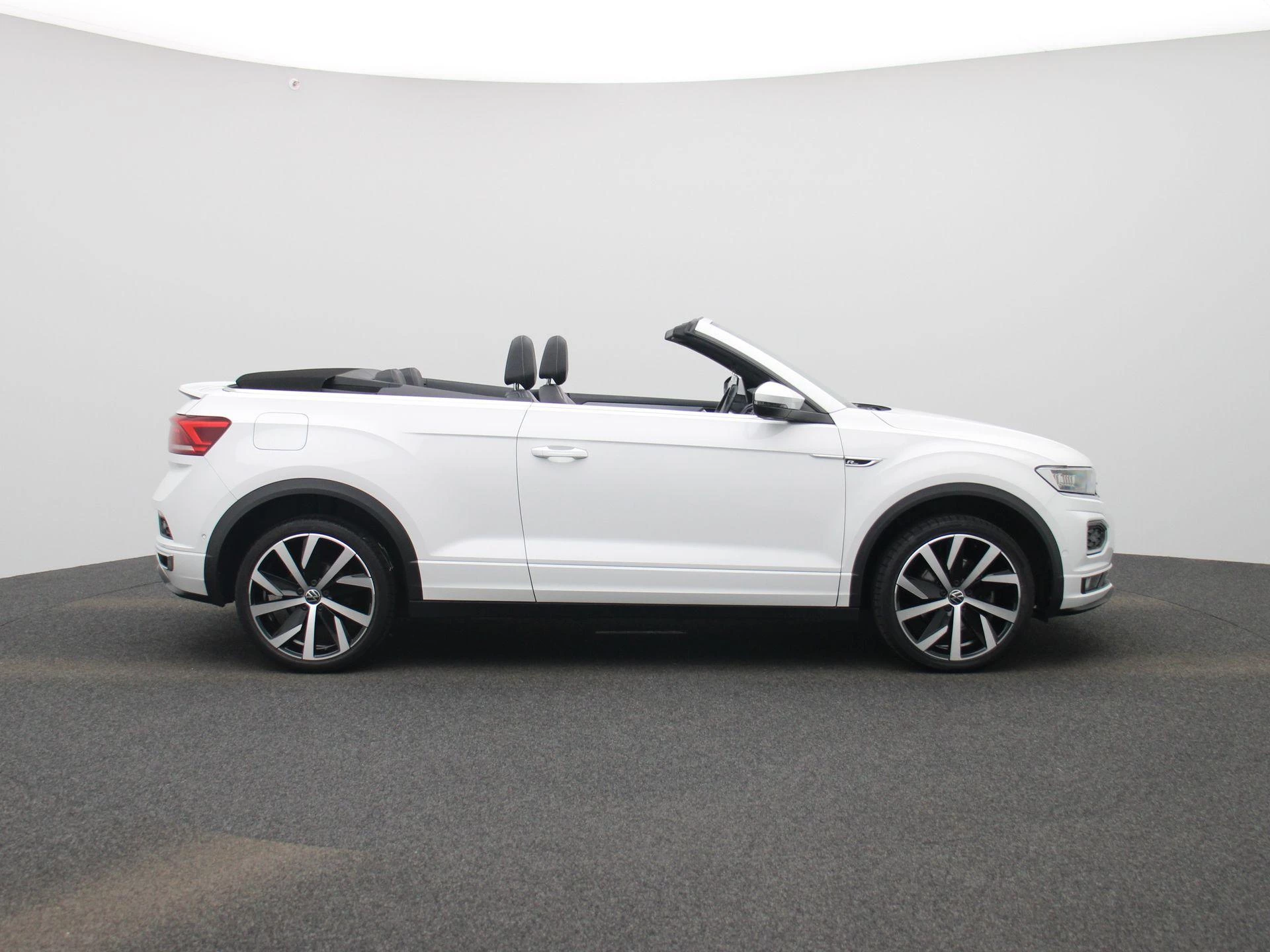 Volkswagen-T-Roc-image-6