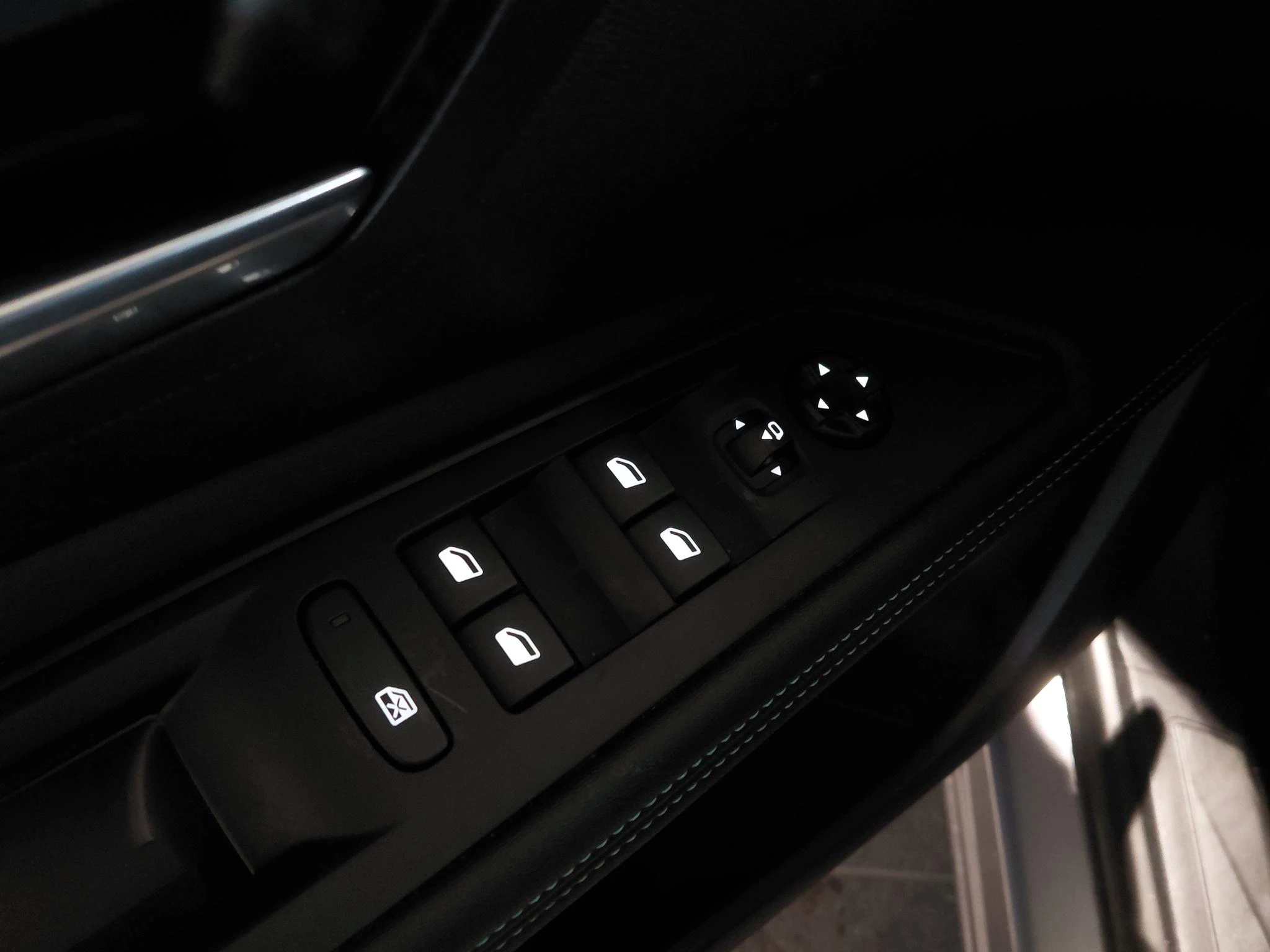 Peugeot 3008 1.6 HYbrid 225 Allure