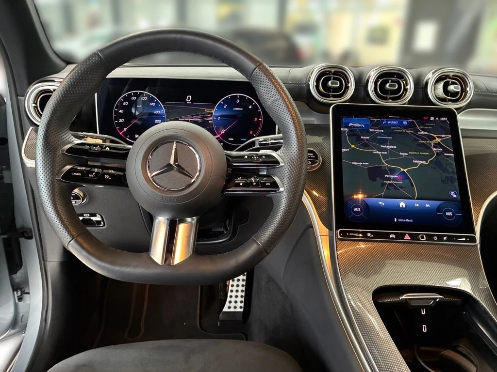 Mercedes-Benz-GLC 300 d-image-11