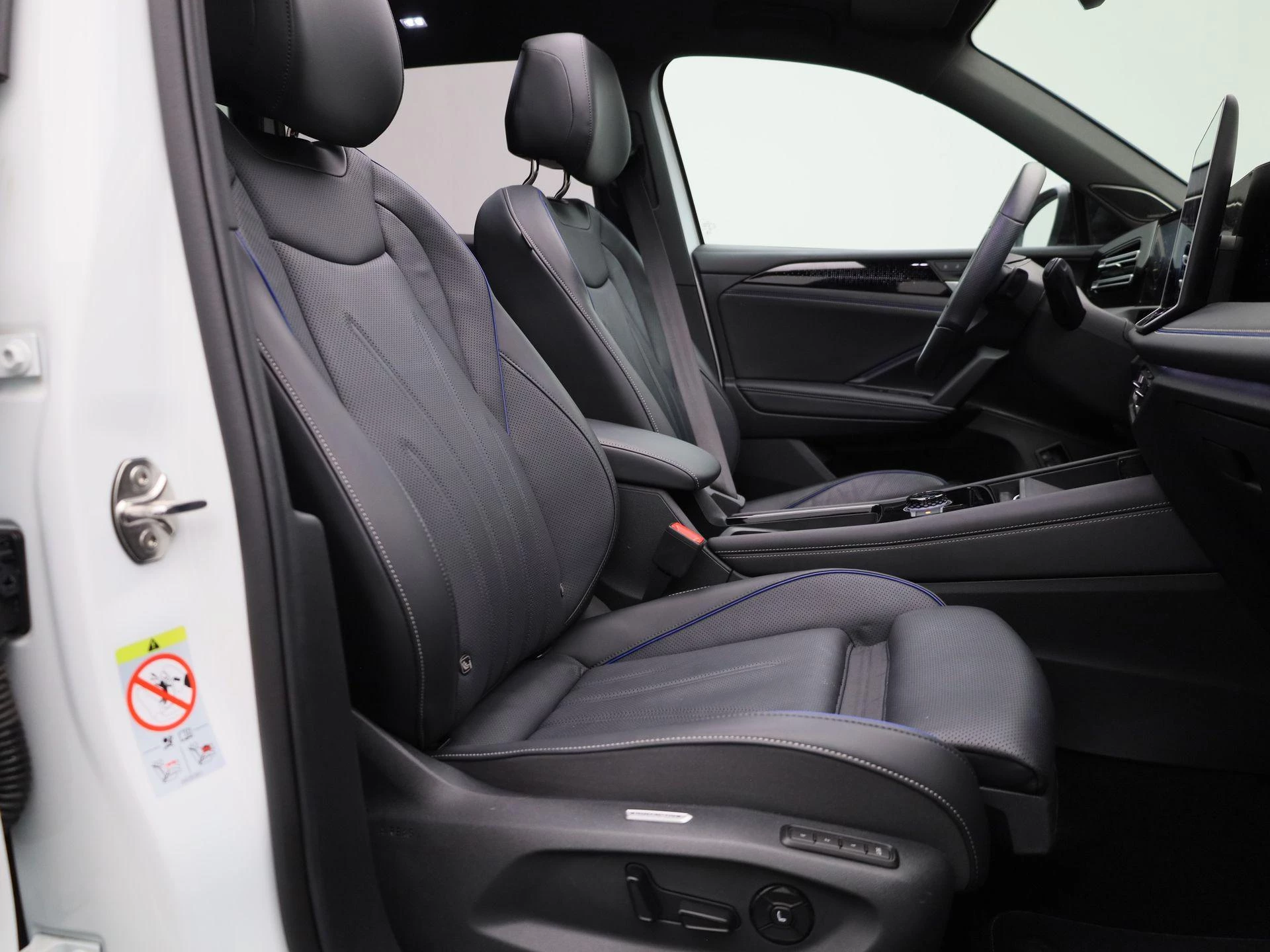 Volkswagen Tiguan 1.5 eHybrid R-Line Edition 272 PK