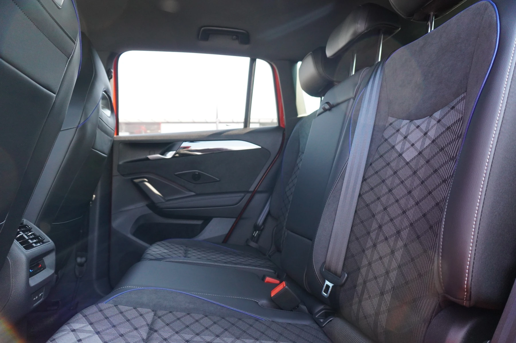 Volkswagen-Tiguan-image-9