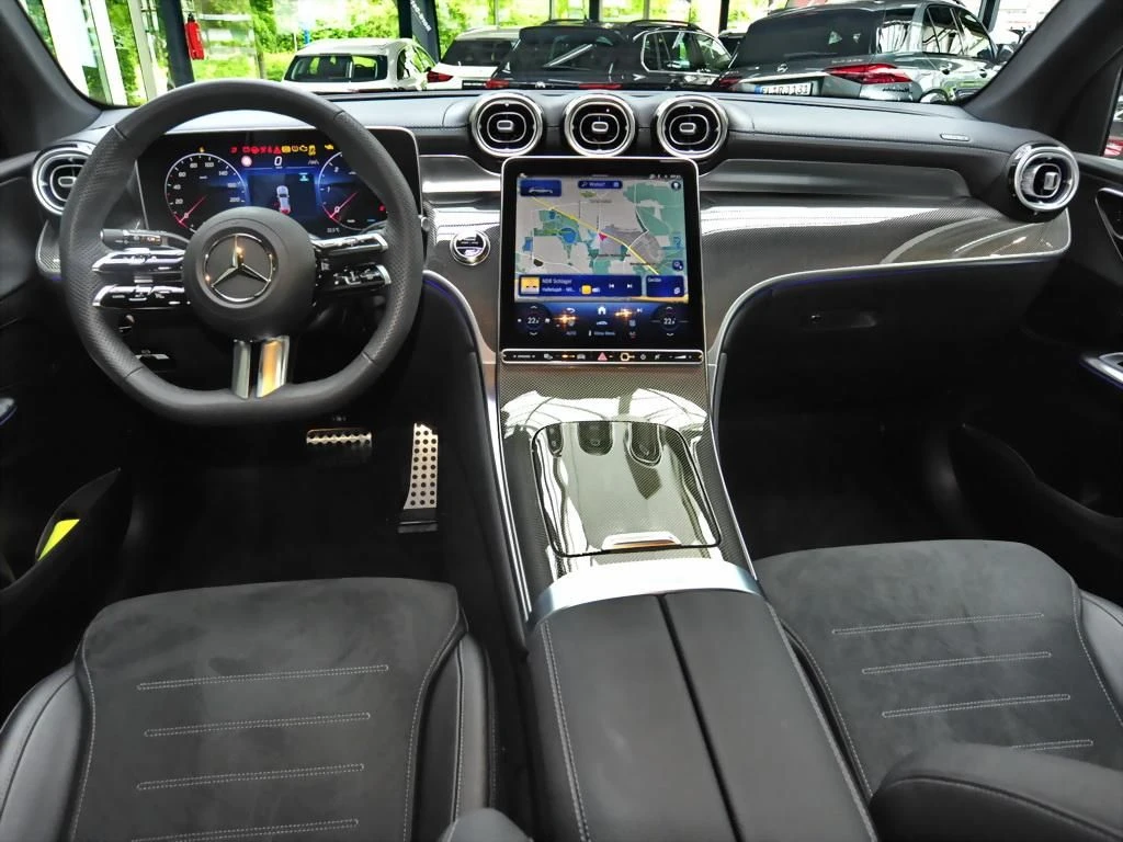 Mercedes-Benz-GLC 300 d-image-10