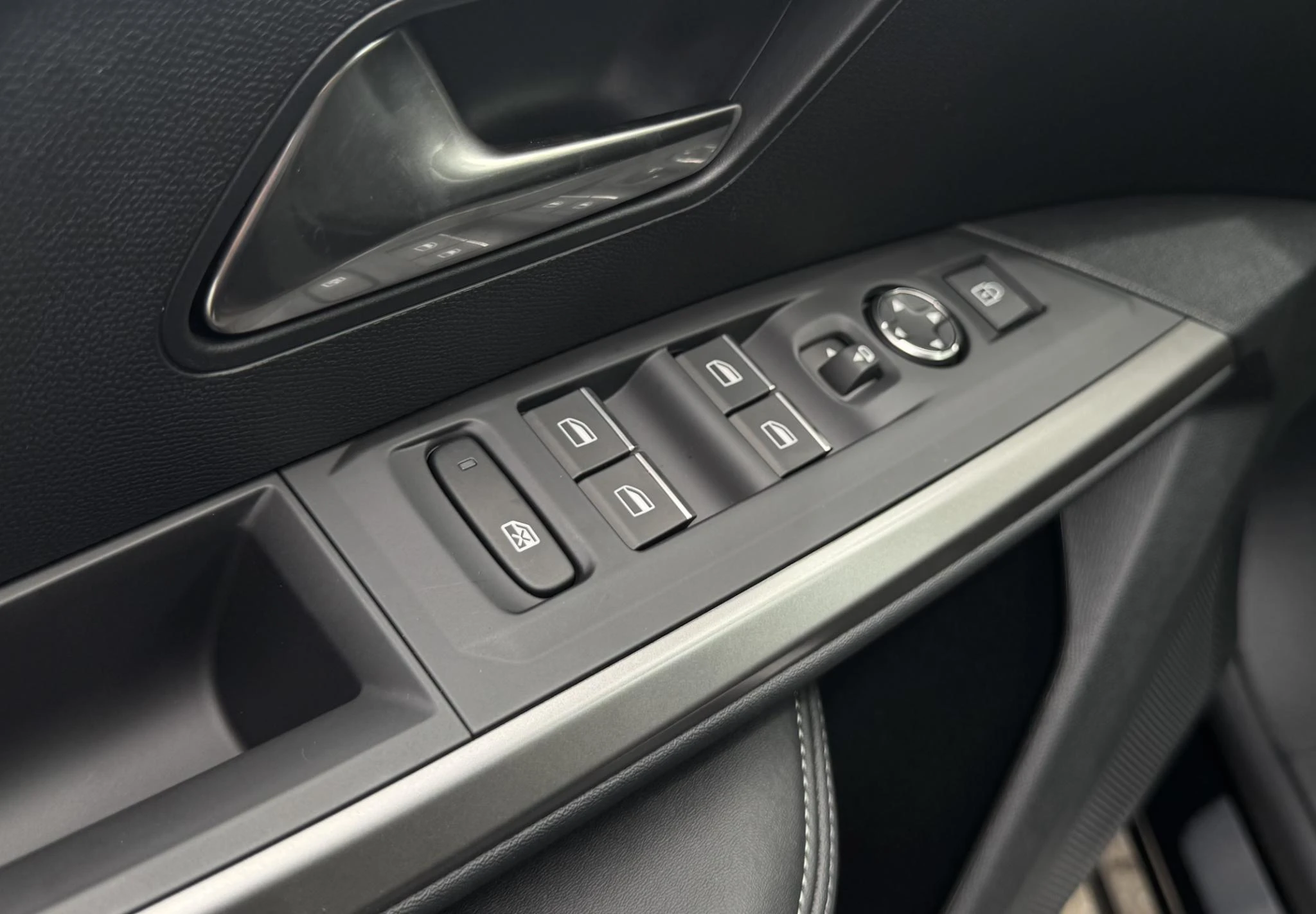 Peugeot-5008-image-33