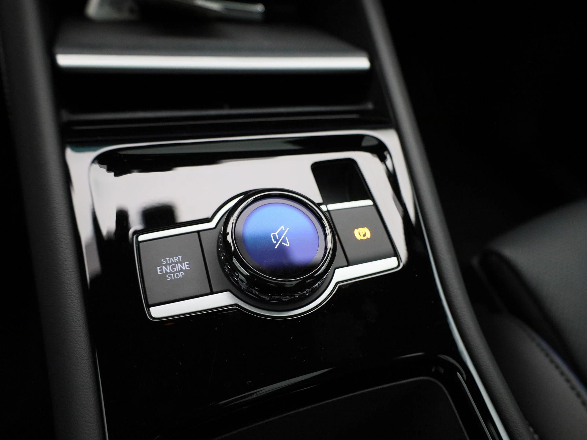 Volkswagen-Tiguan-image-26