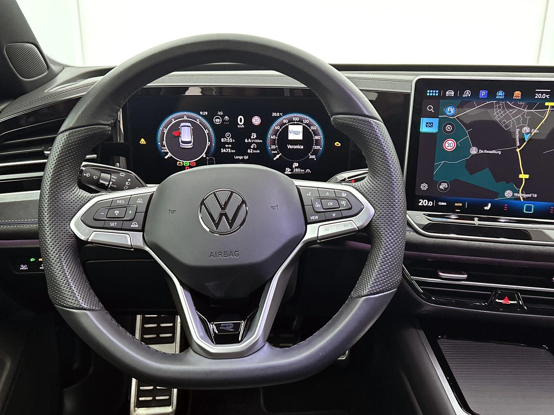 Volkswagen-Passat-image-9