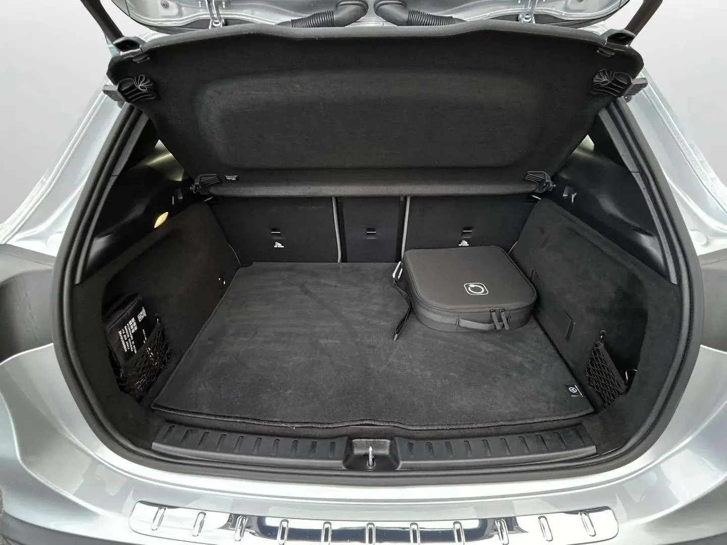 Mercedes-Benz-EQA-image-21