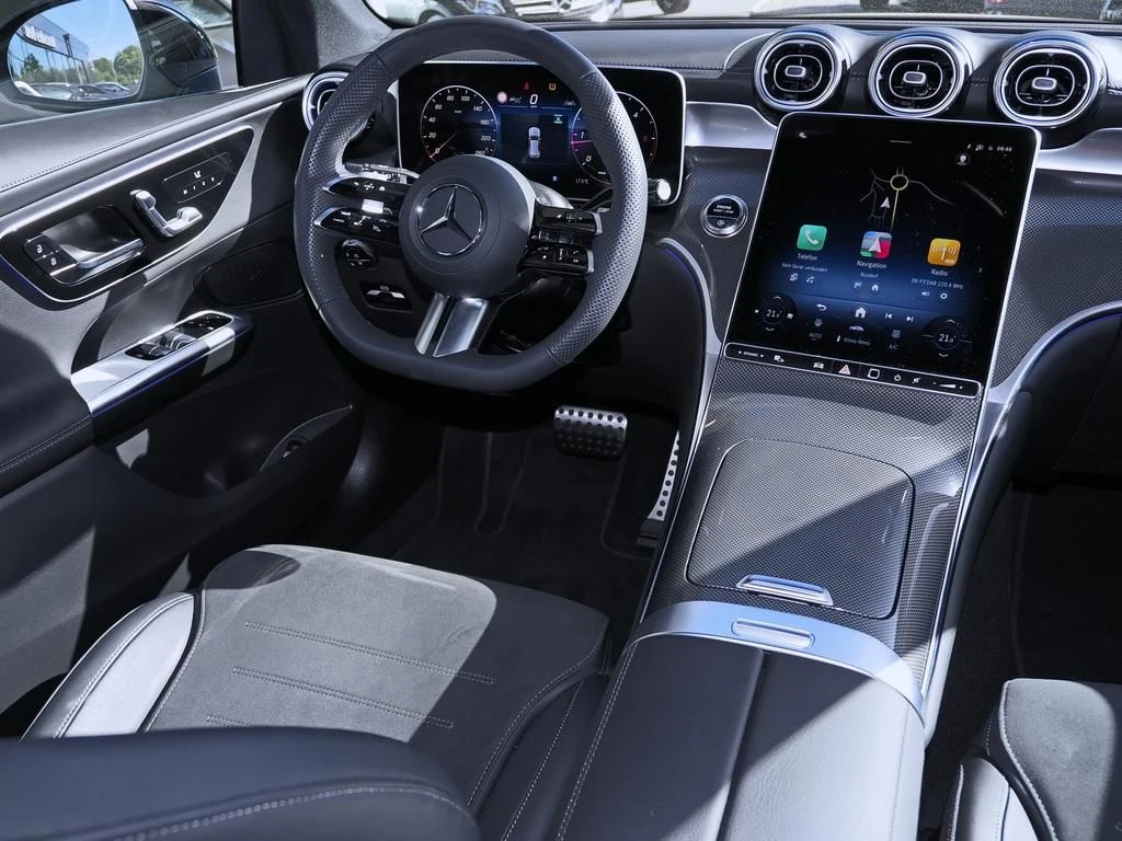 Mercedes-Benz-GLC 300 d-image-10