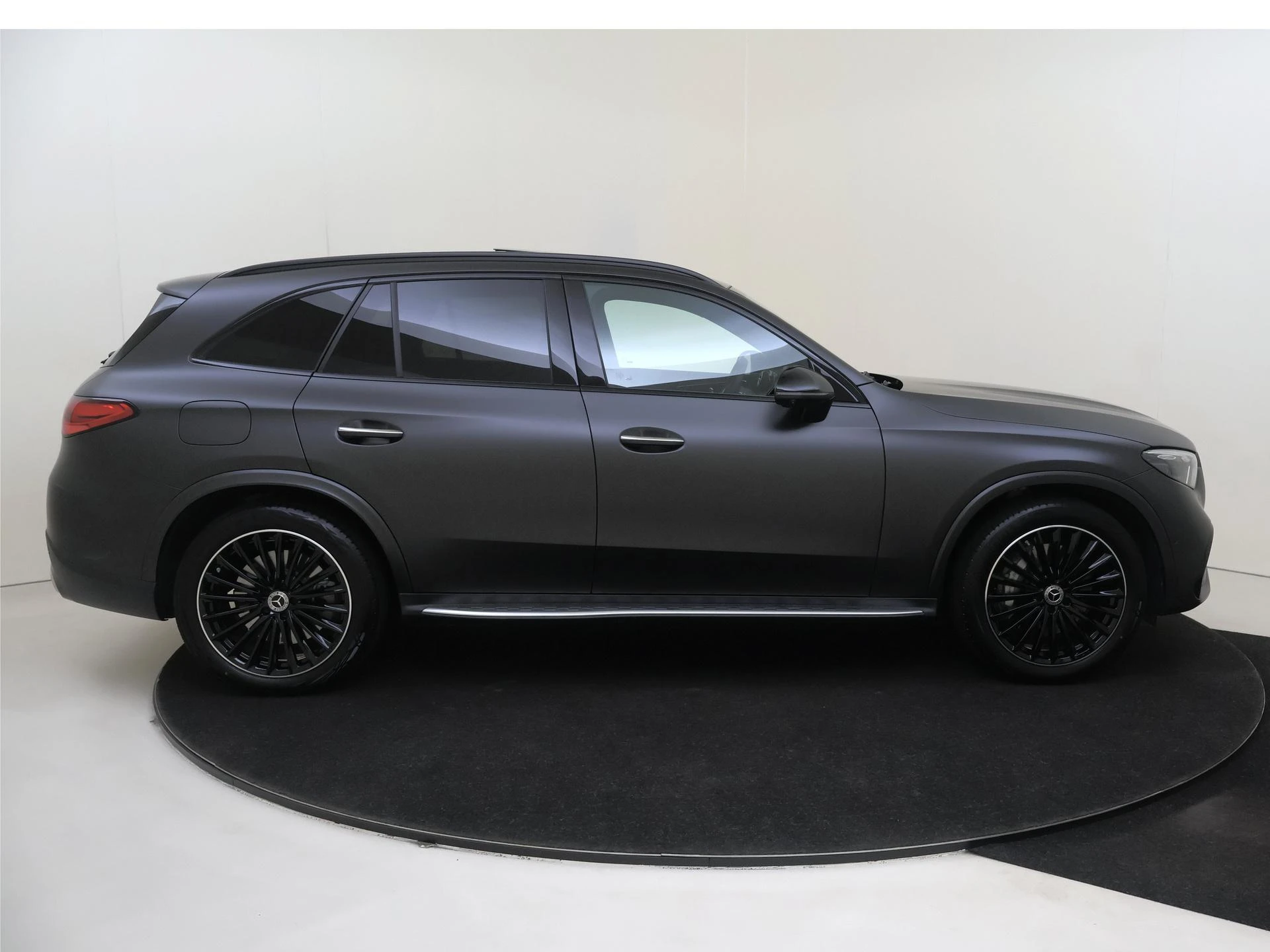 Mercedes-Benz-GLC-image-8