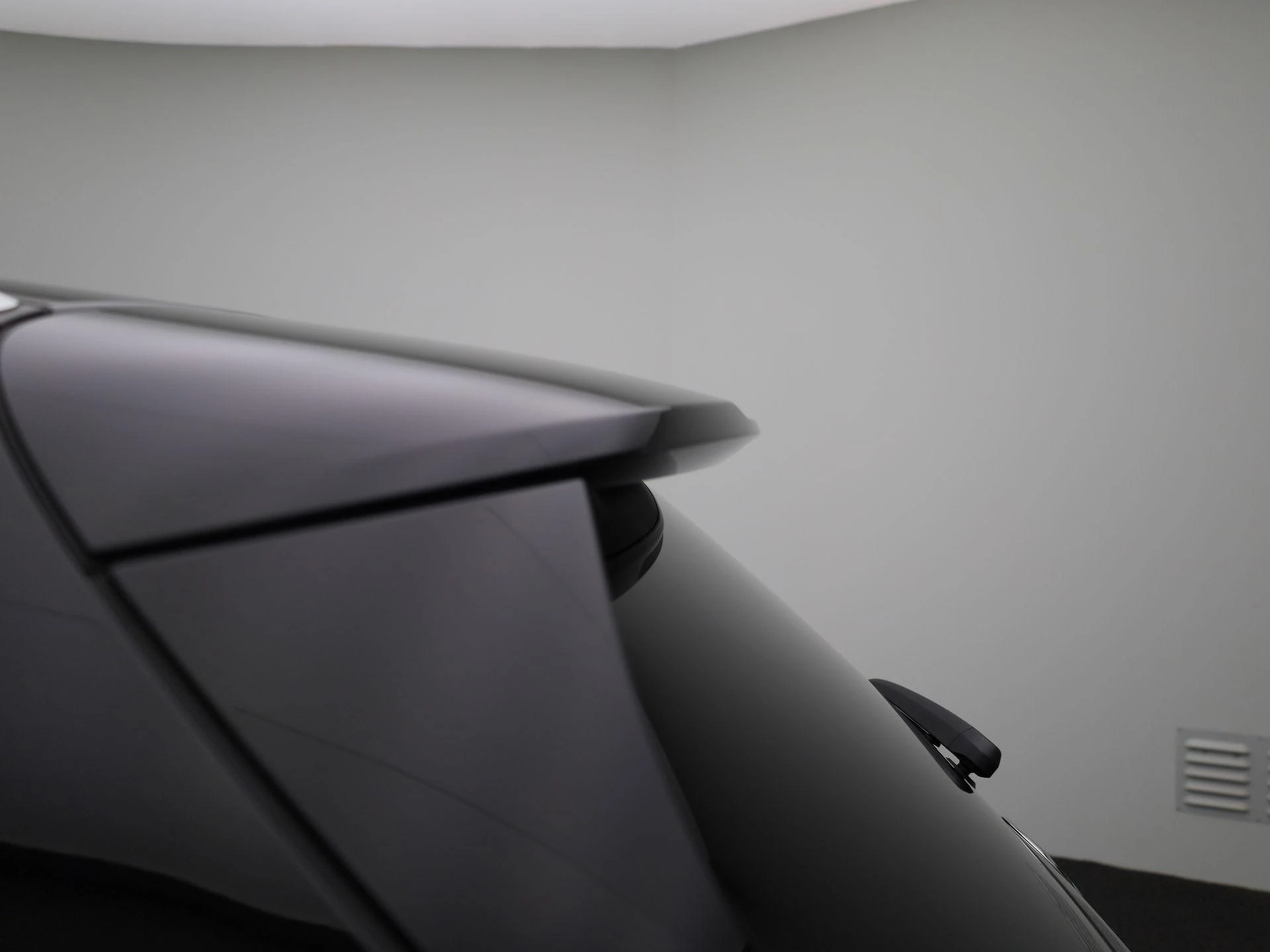 Mercedes-Benz-GLC-image-48