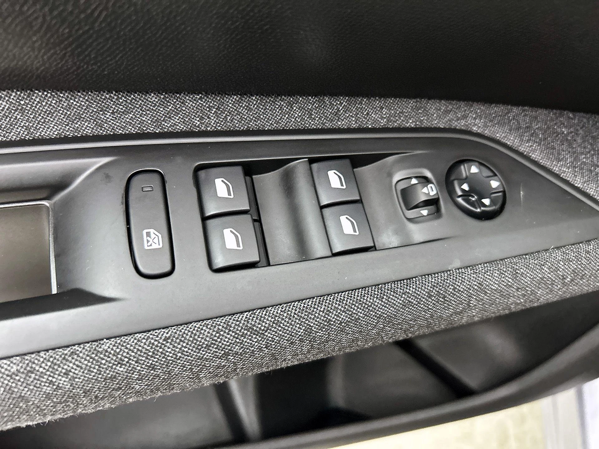Peugeot-5008-image-34