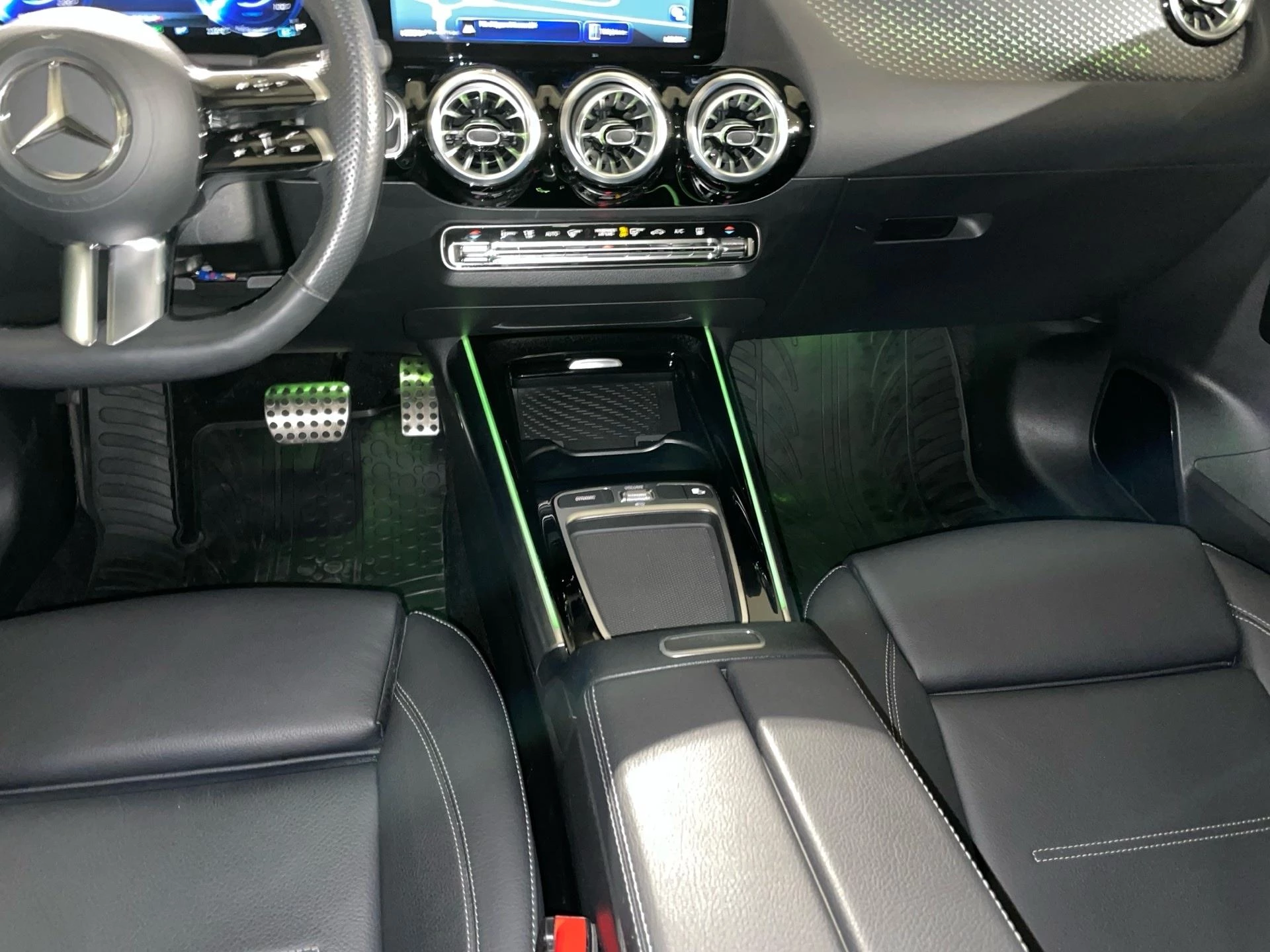 Mercedes-Benz-EQA-image-9