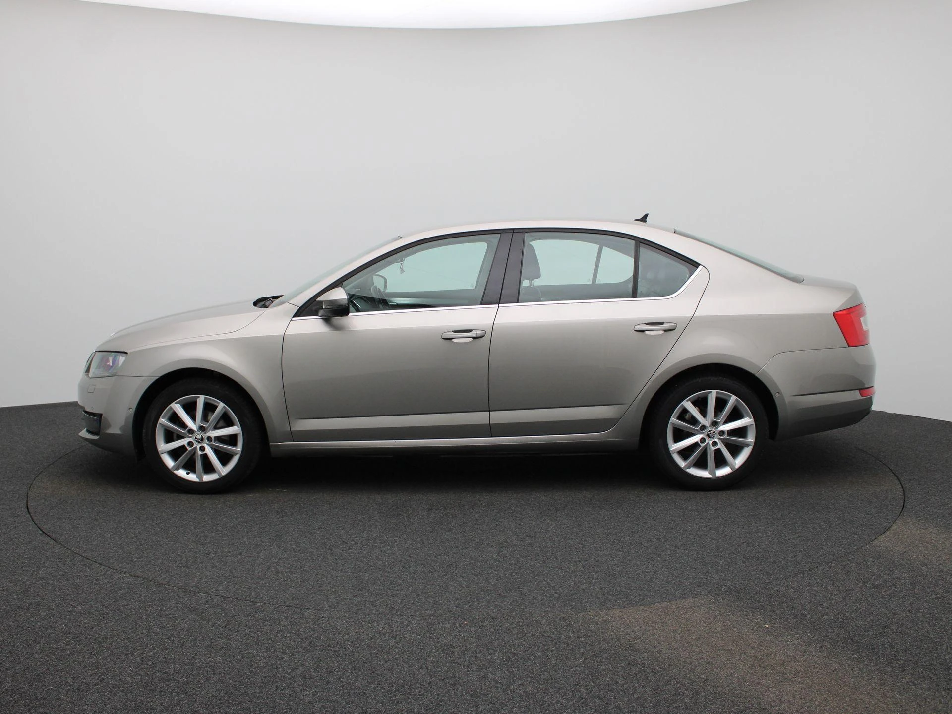 Škoda-Octavia-image-3
