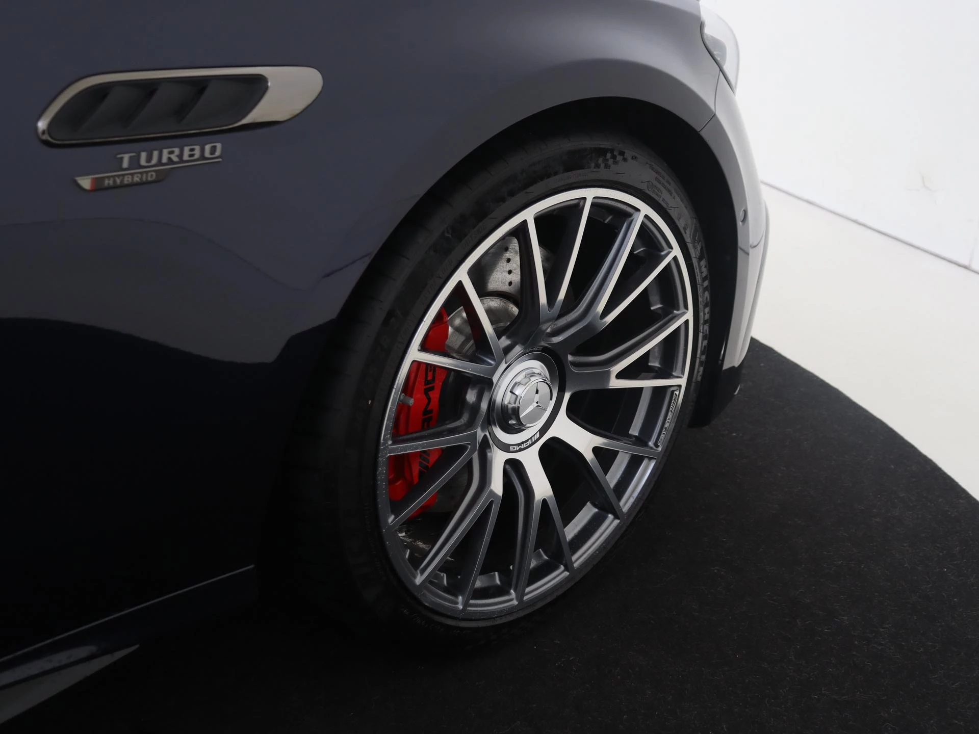 Mercedes-Benz-E-Klasse-image-11