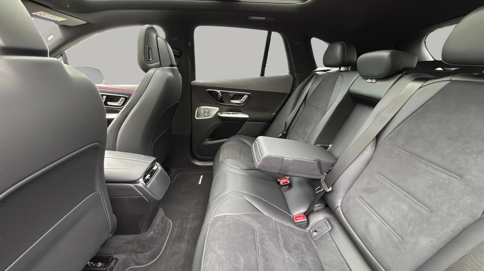 Mercedes-Benz-EQE-image-13