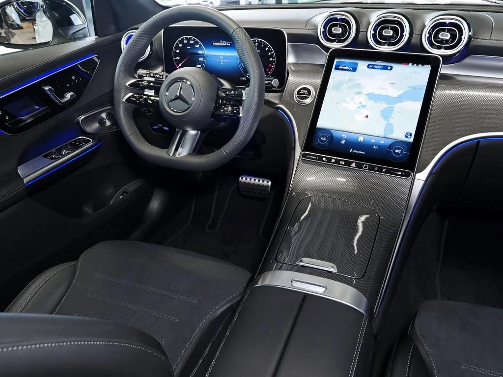 Mercedes-Benz-GLC 300 de-image-12