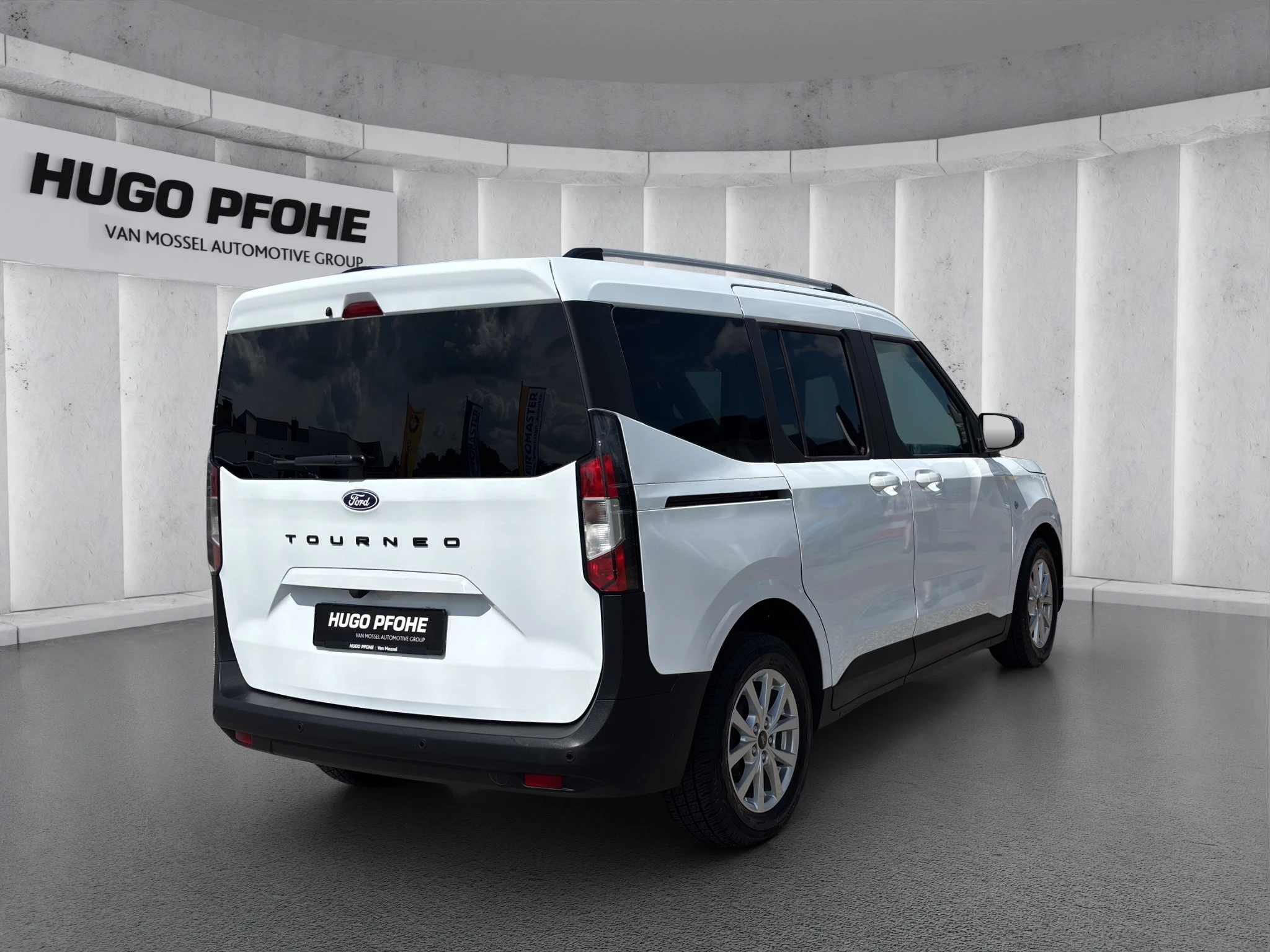 Ford Tourneo Courier 1.0 EcoBoost Titanium