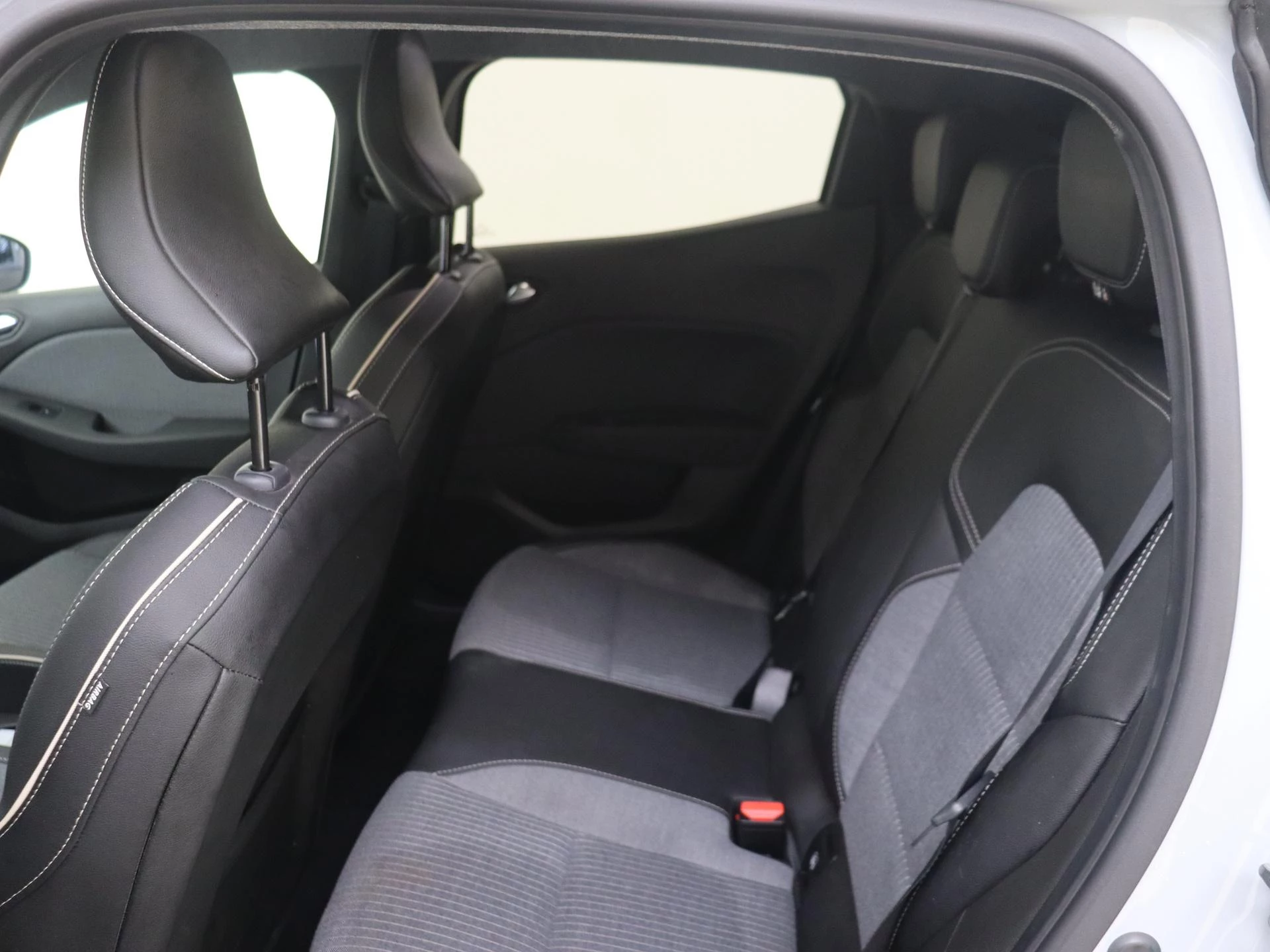 Renault-Clio-image-12