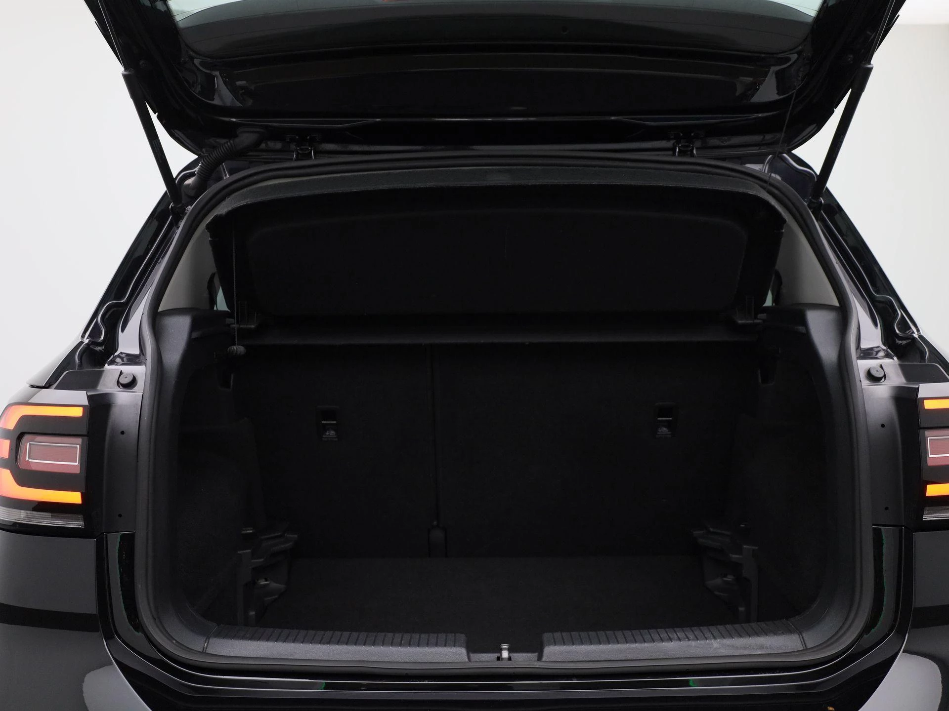 Volkswagen-T-Cross-image-13
