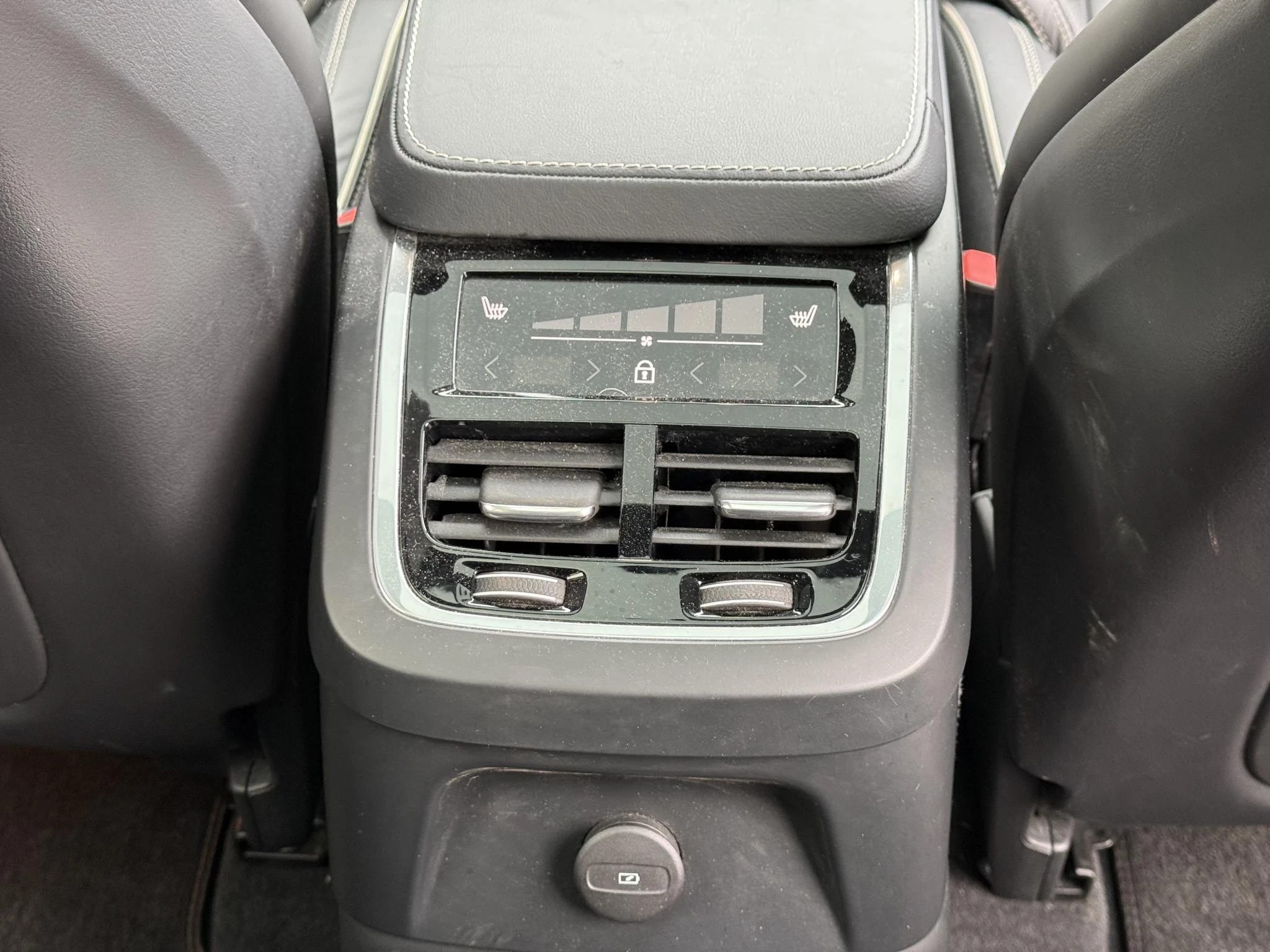 Volvo-XC90-image-14