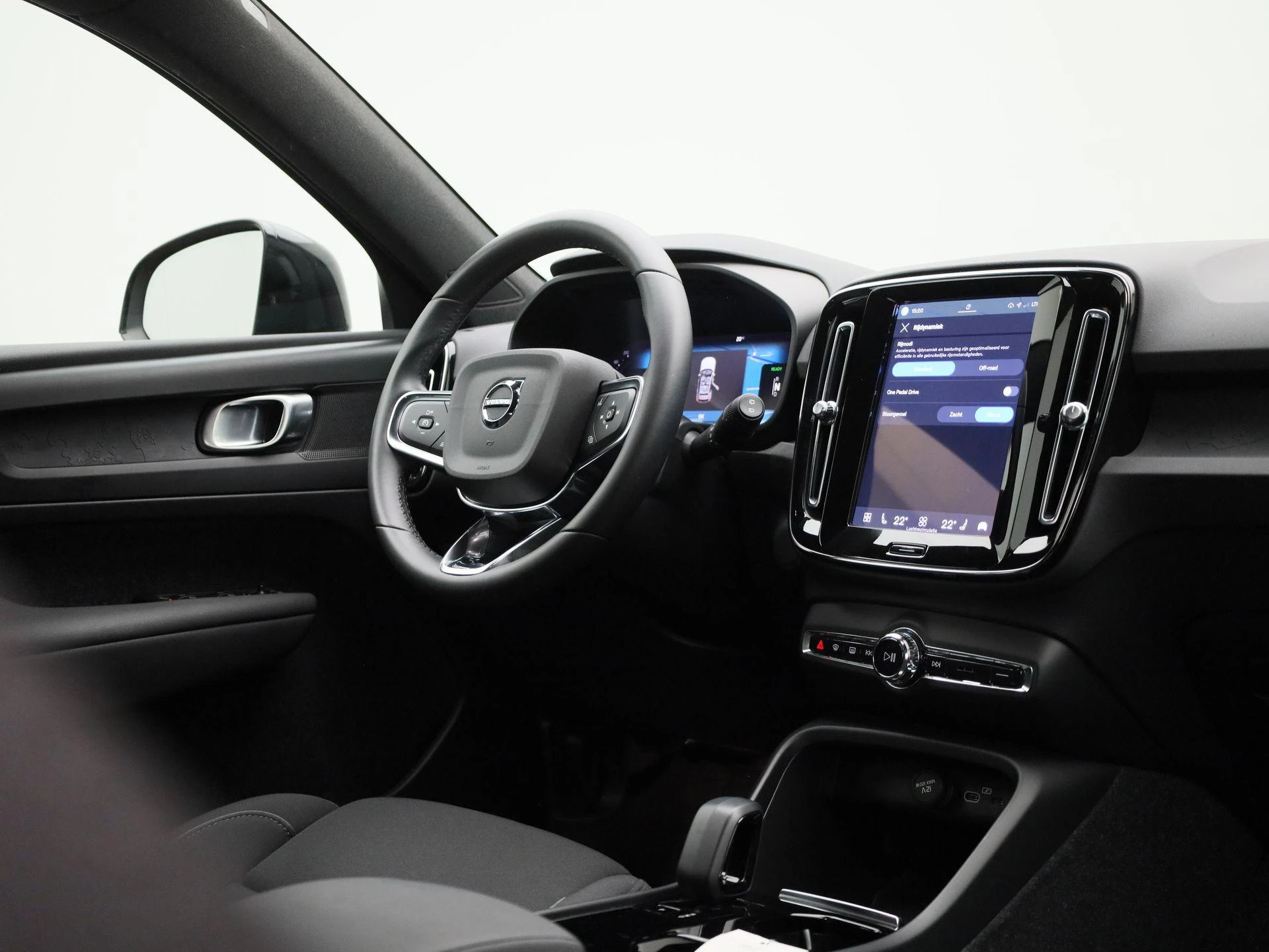 Volvo-XC40-image-32