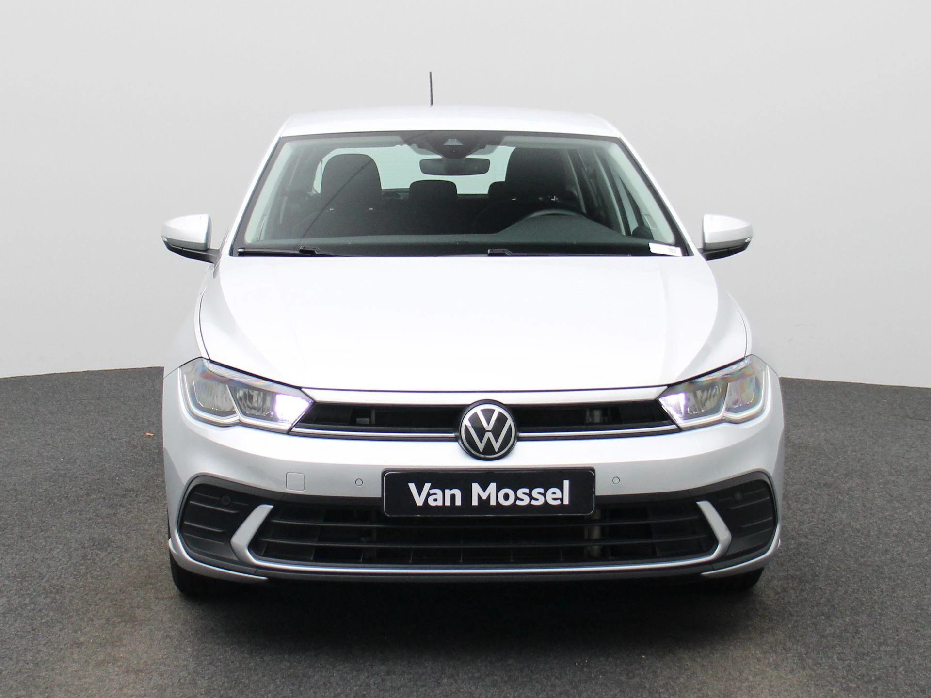 Volkswagen-Polo-image-2