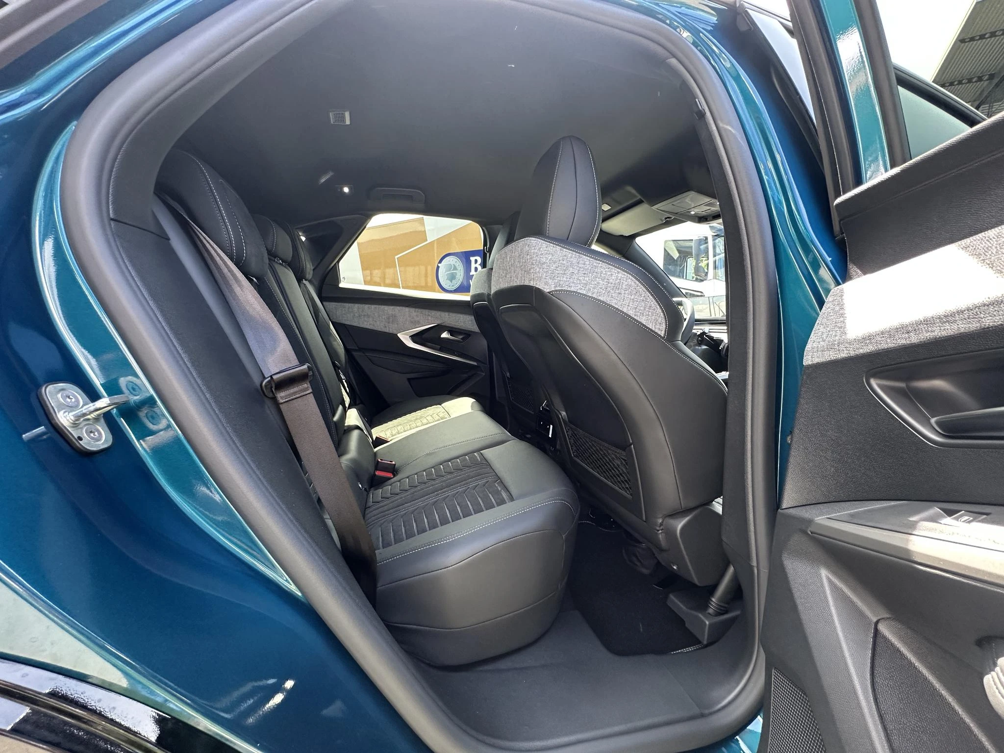 Peugeot-e-3008-image-18