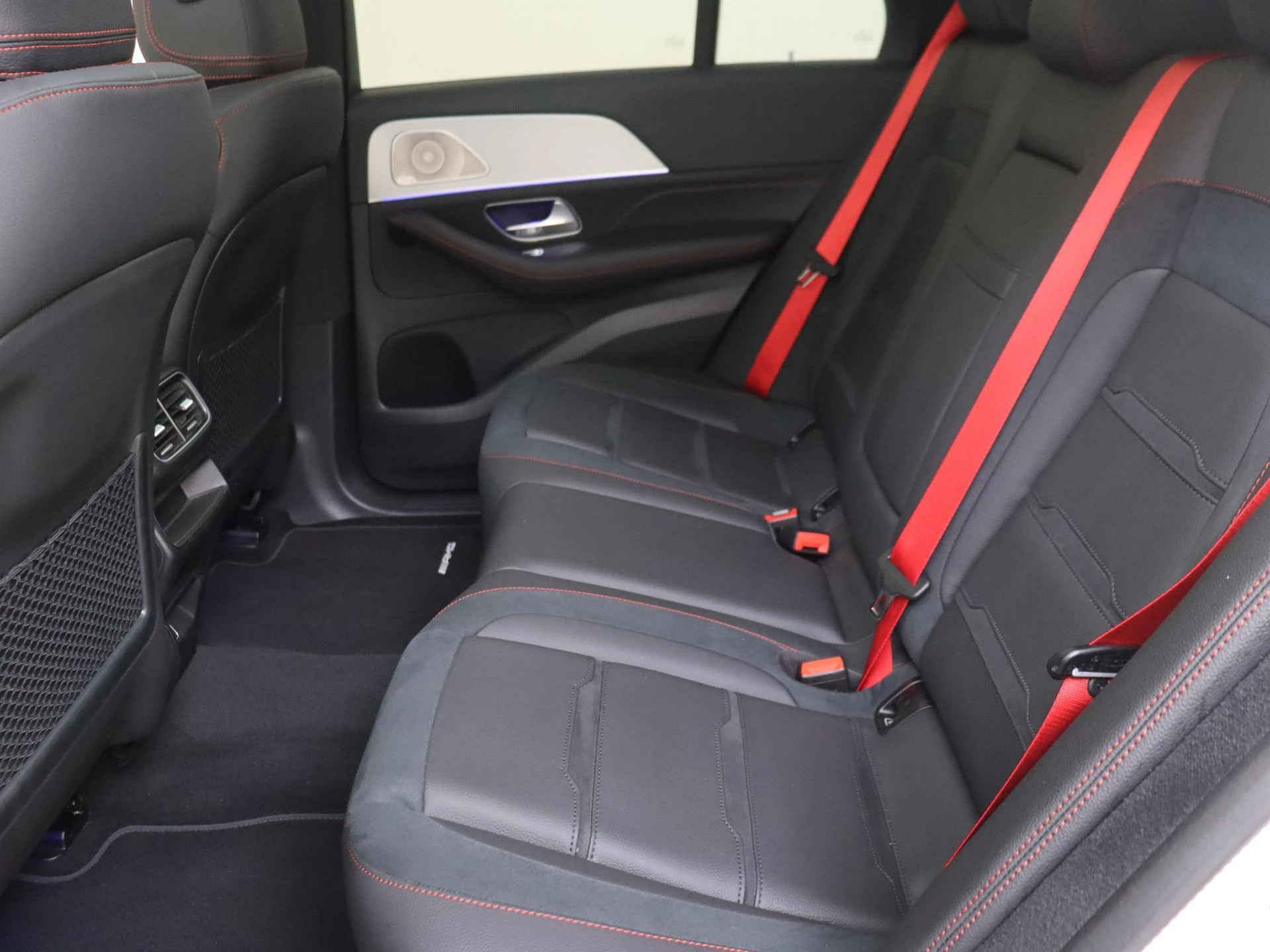 Mercedes-Benz-GLE-image-15