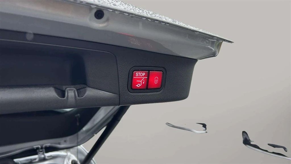 Mercedes-Benz-EQA-image-24