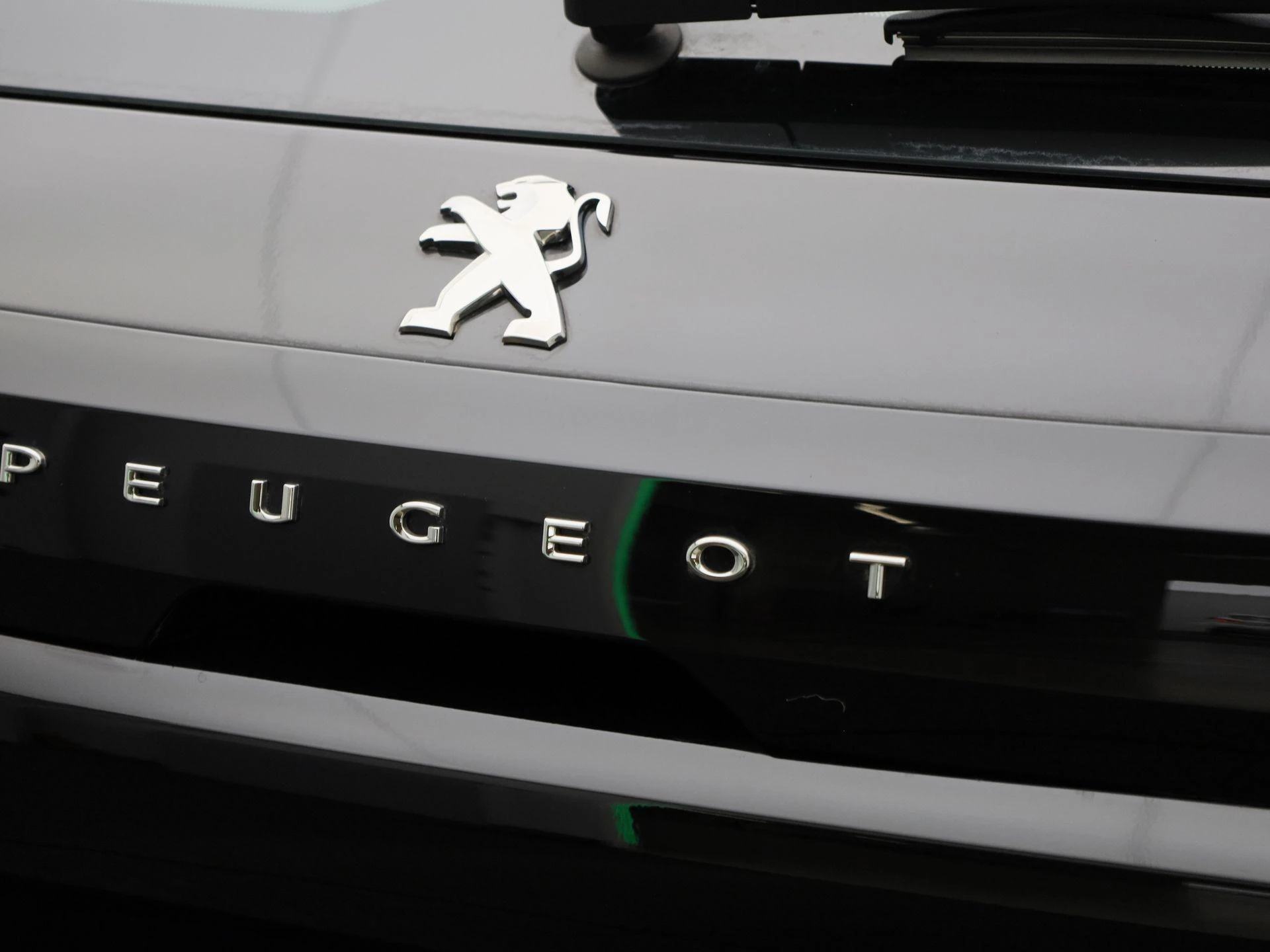 Peugeot-e-208-image-39