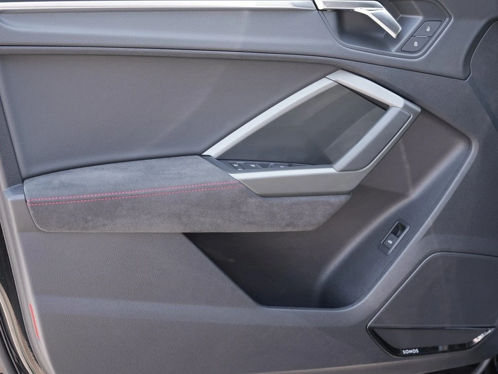 Audi-RSQ3-image-14