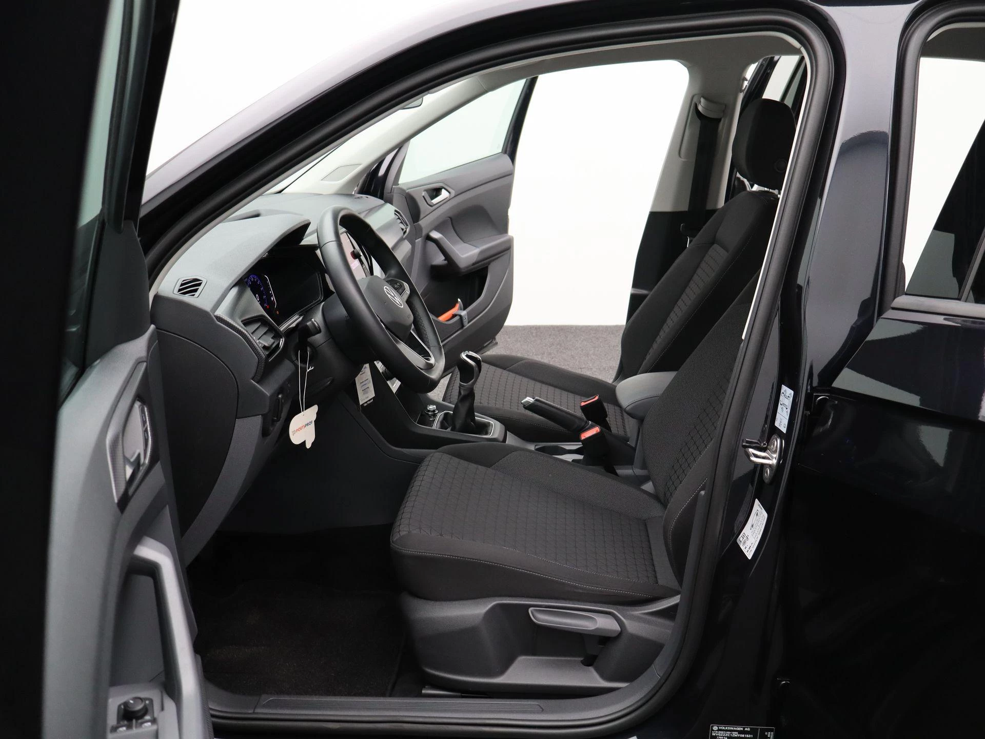 Volkswagen-T-Cross-image-10
