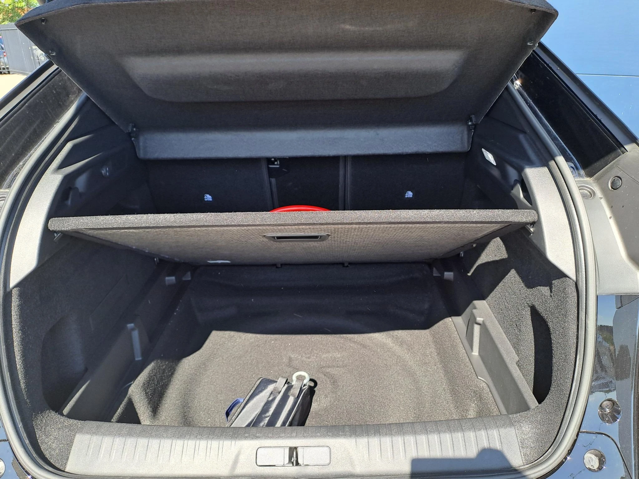 Peugeot-e-3008-image-8