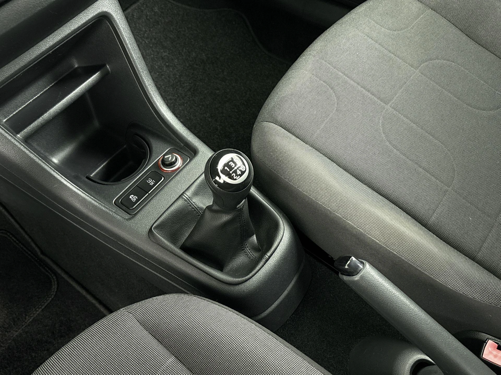 Volkswagen-up!-image-14