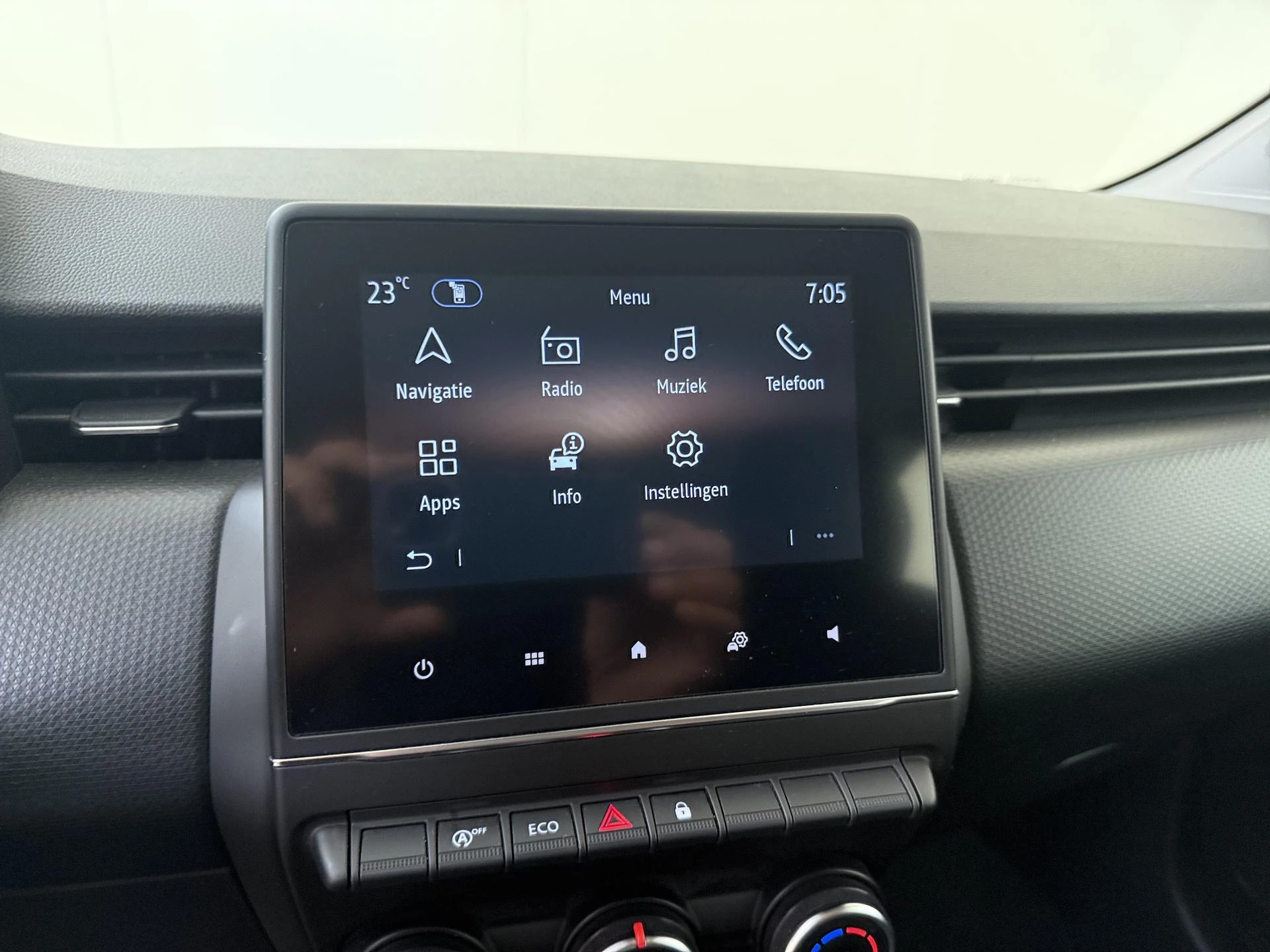Renault-Clio-image-16