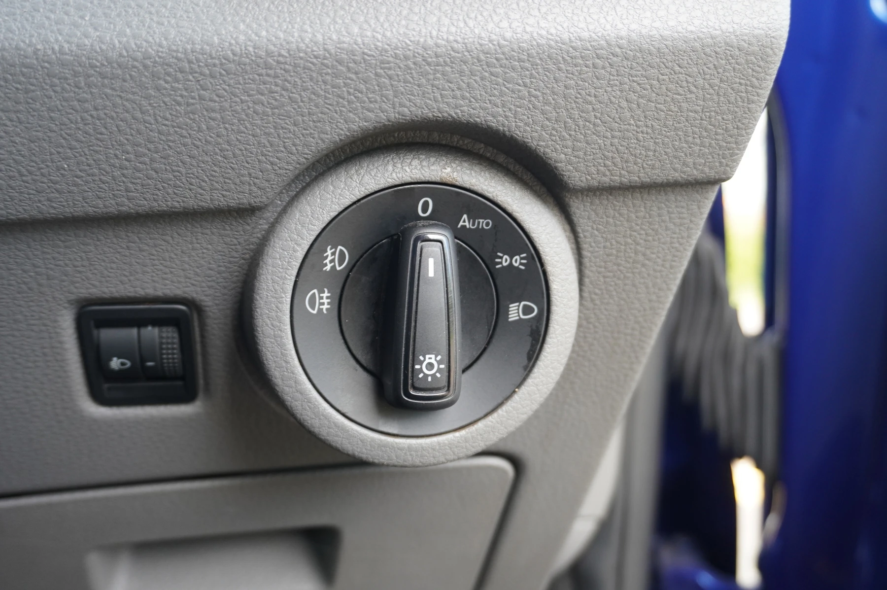 Volkswagen-Transporter-image-31