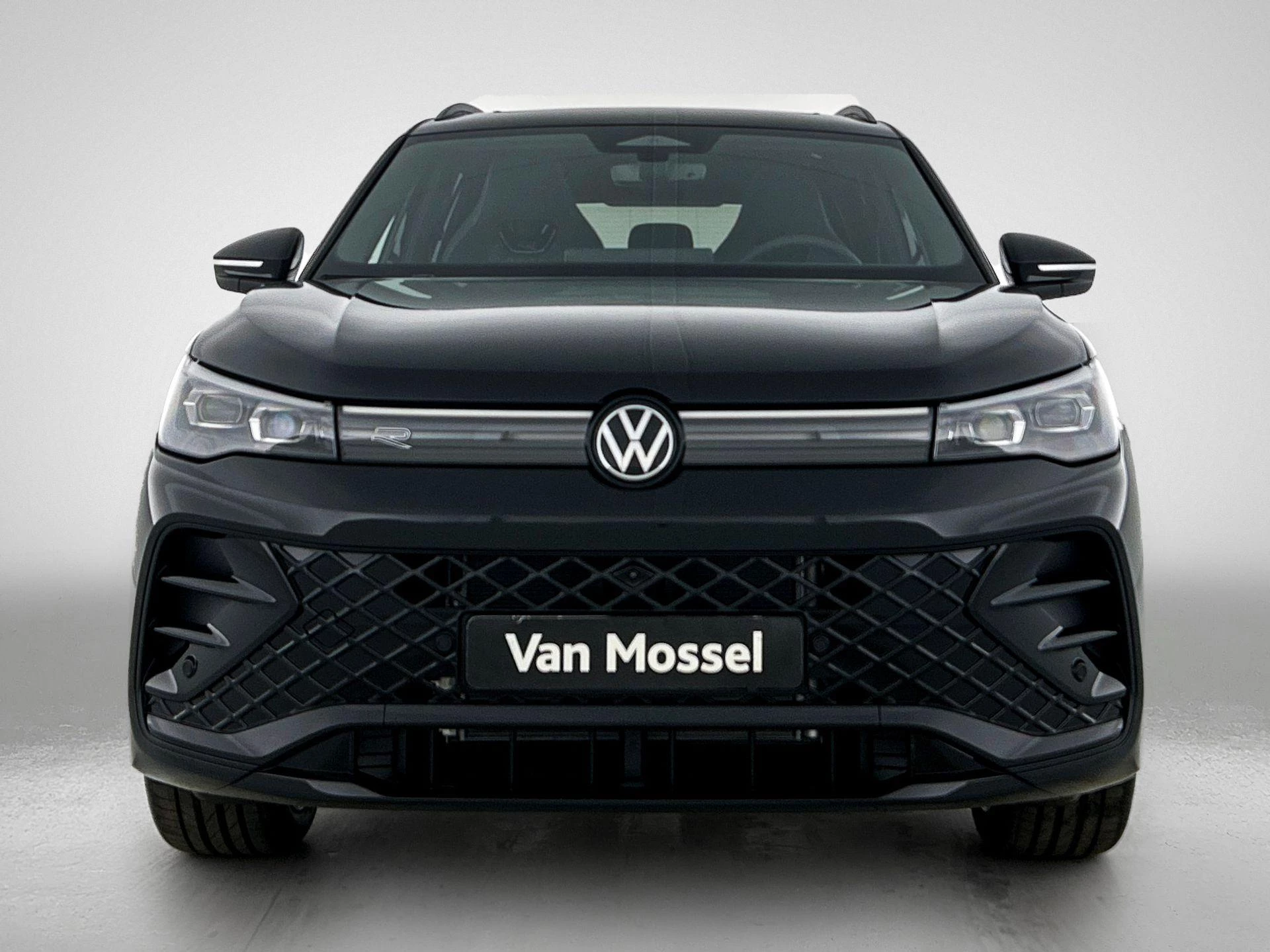 Volkswagen-Tiguan-image-4