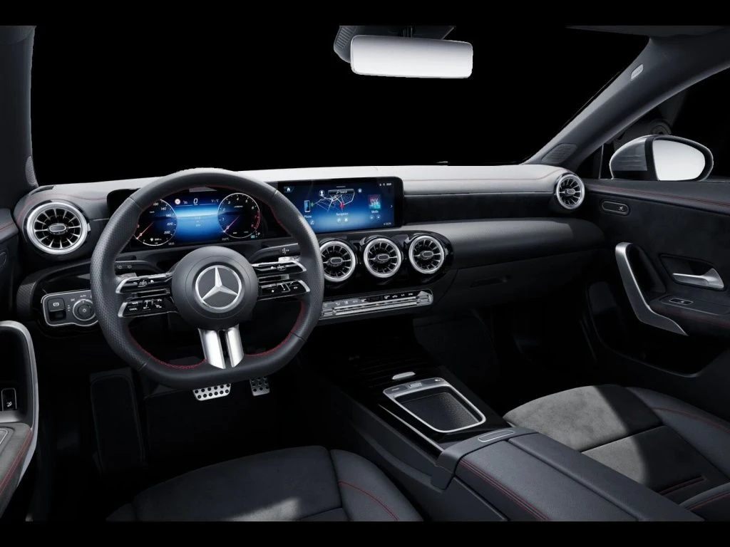 Mercedes-Benz-CLA 200-image-9
