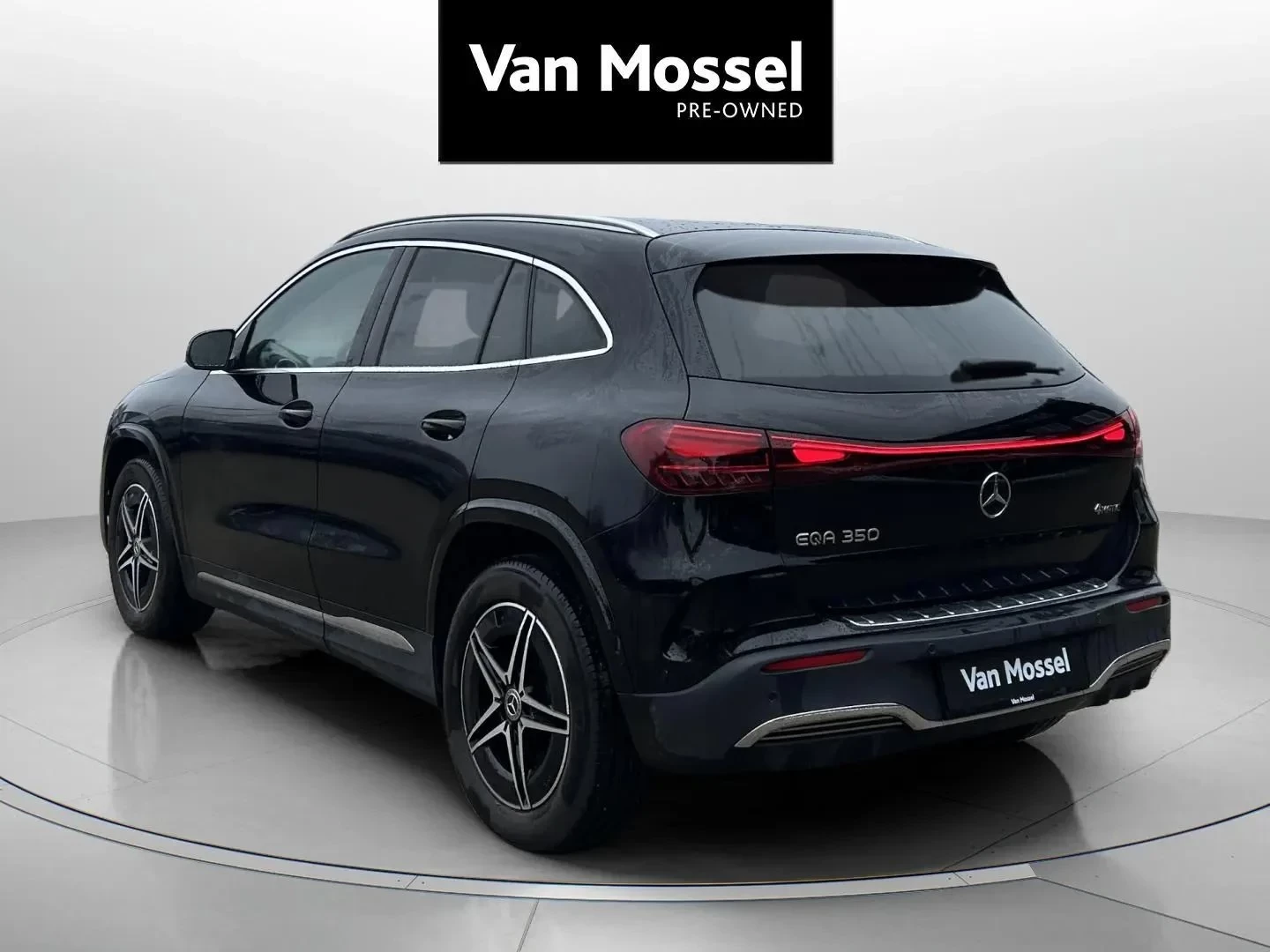Mercedes-Benz-EQA-image-6