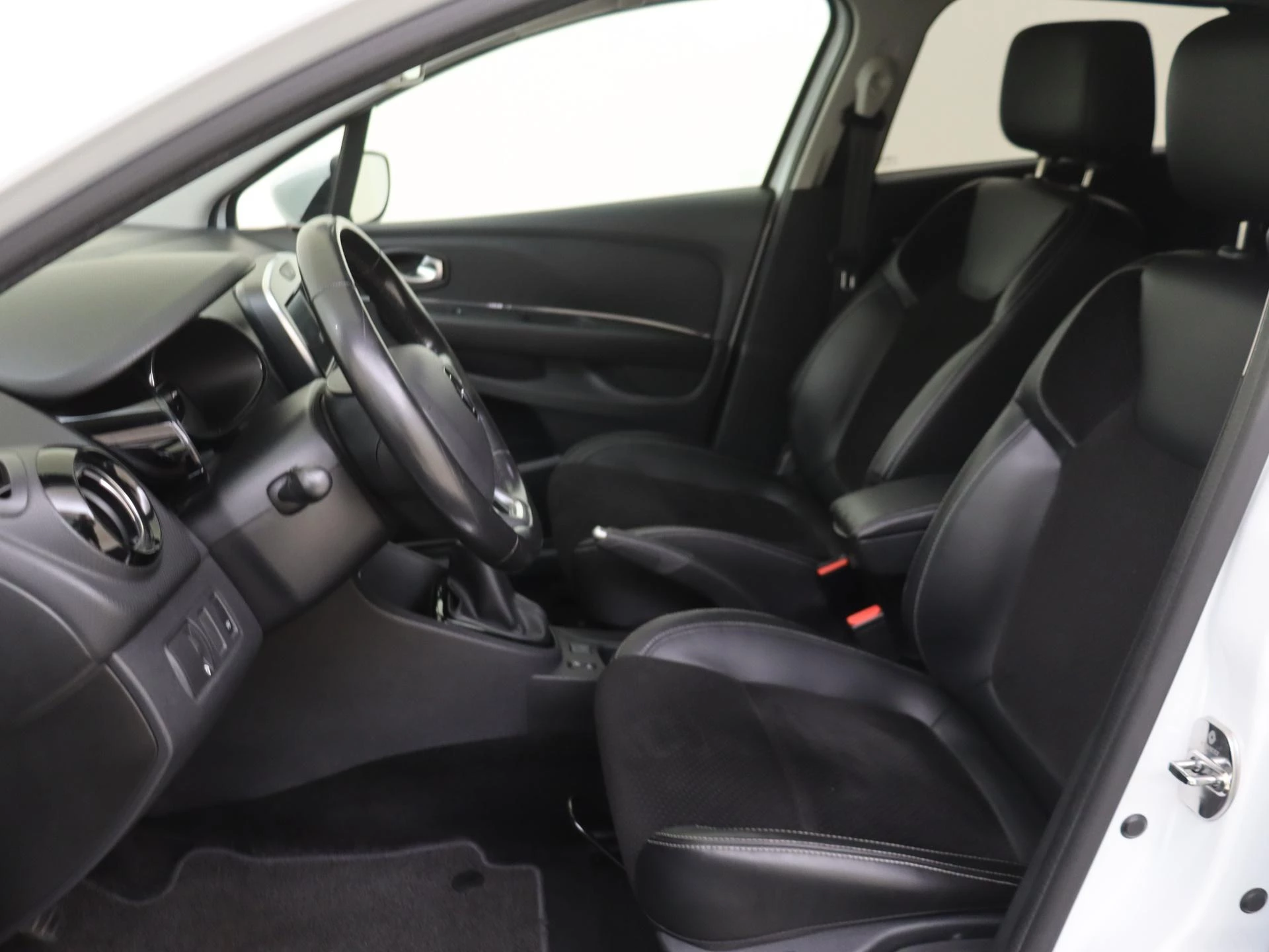 Renault-Clio-image-15