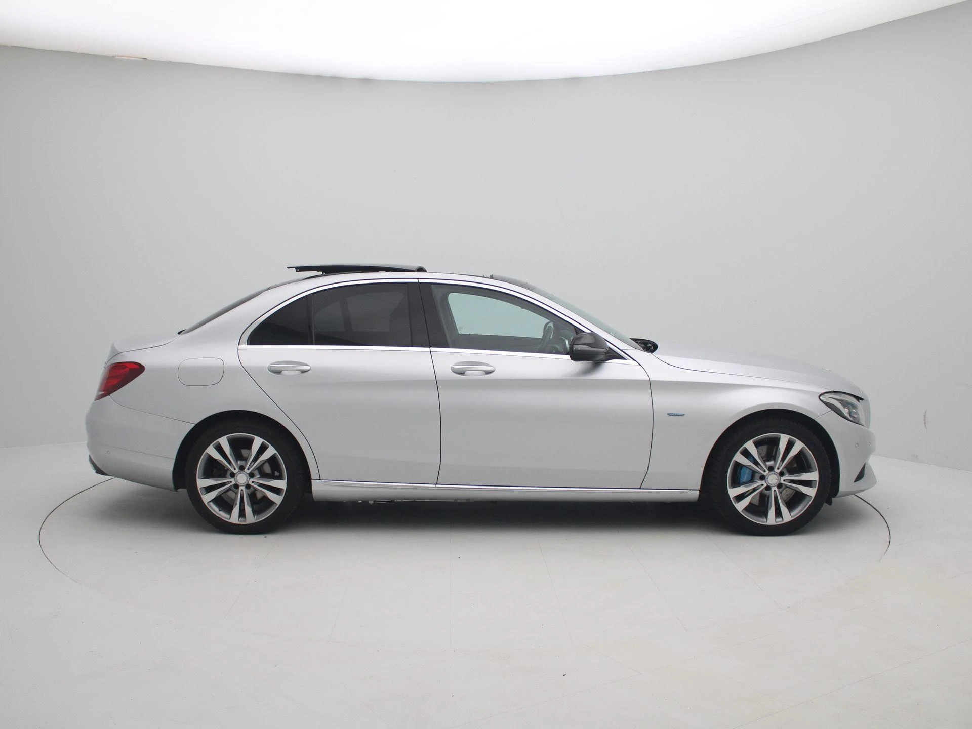 Mercedes-Benz-C-Klasse-image-6