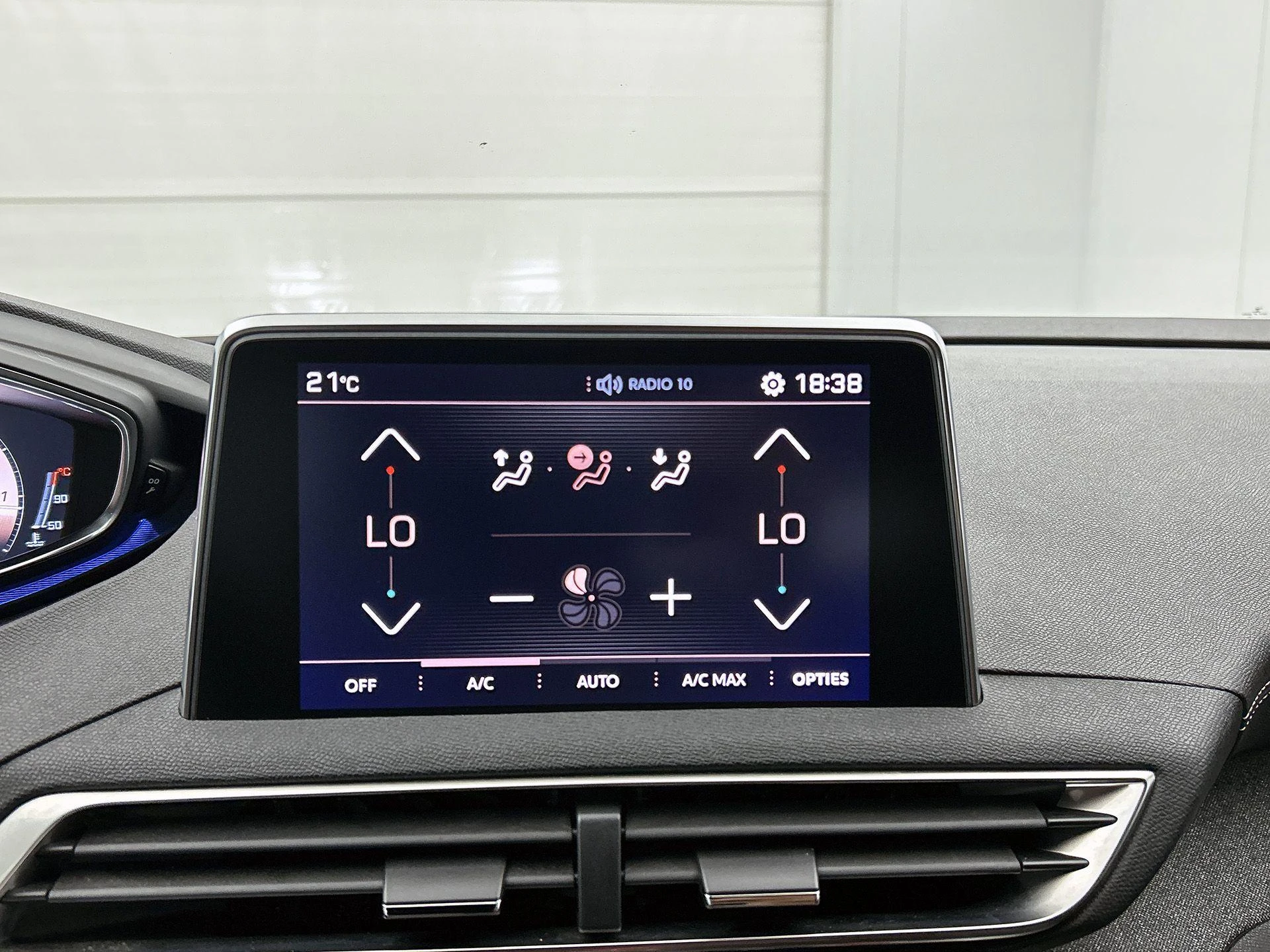 Peugeot-3008-image-24