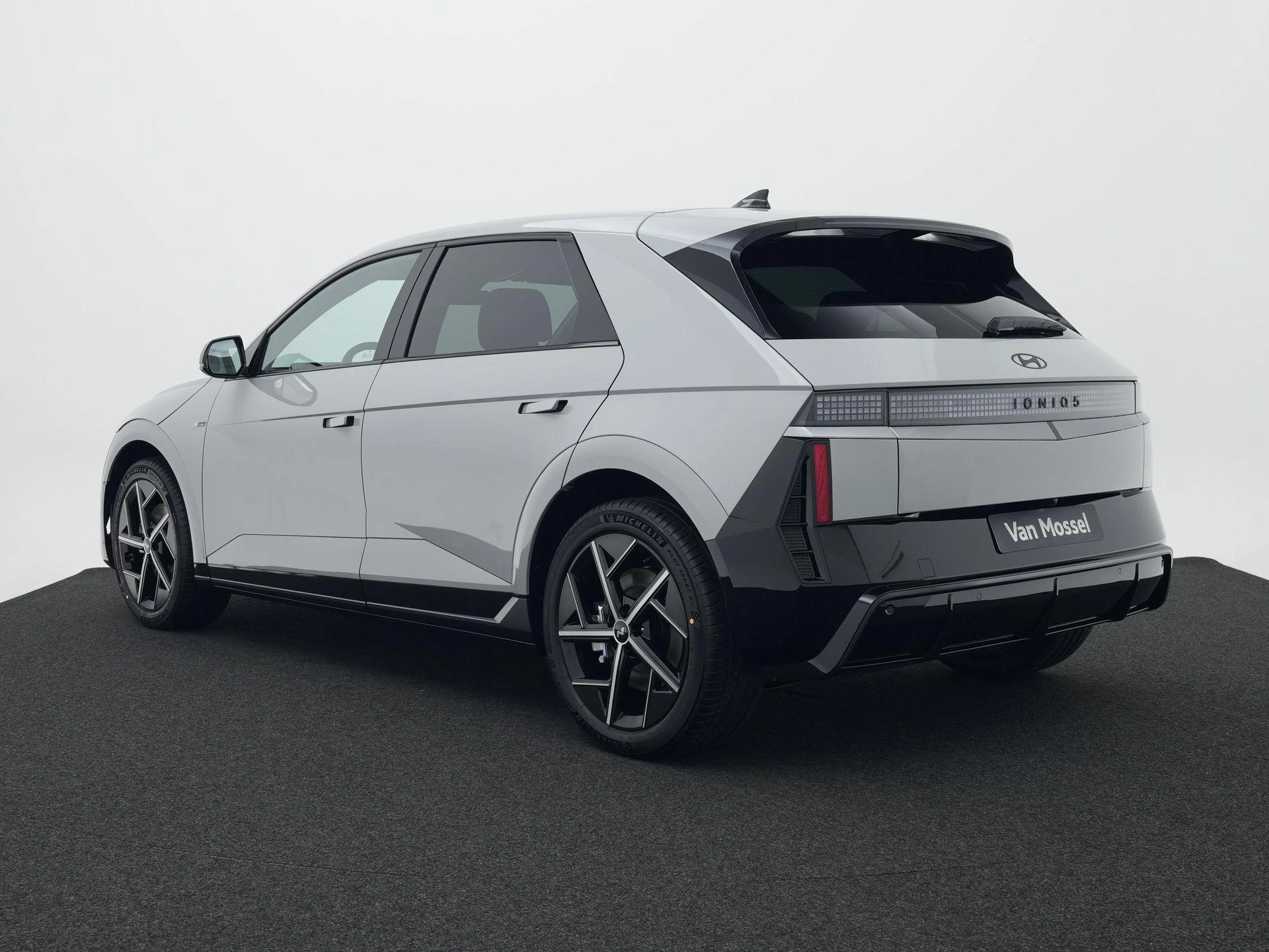 Hyundai-IONIQ 5-image-1