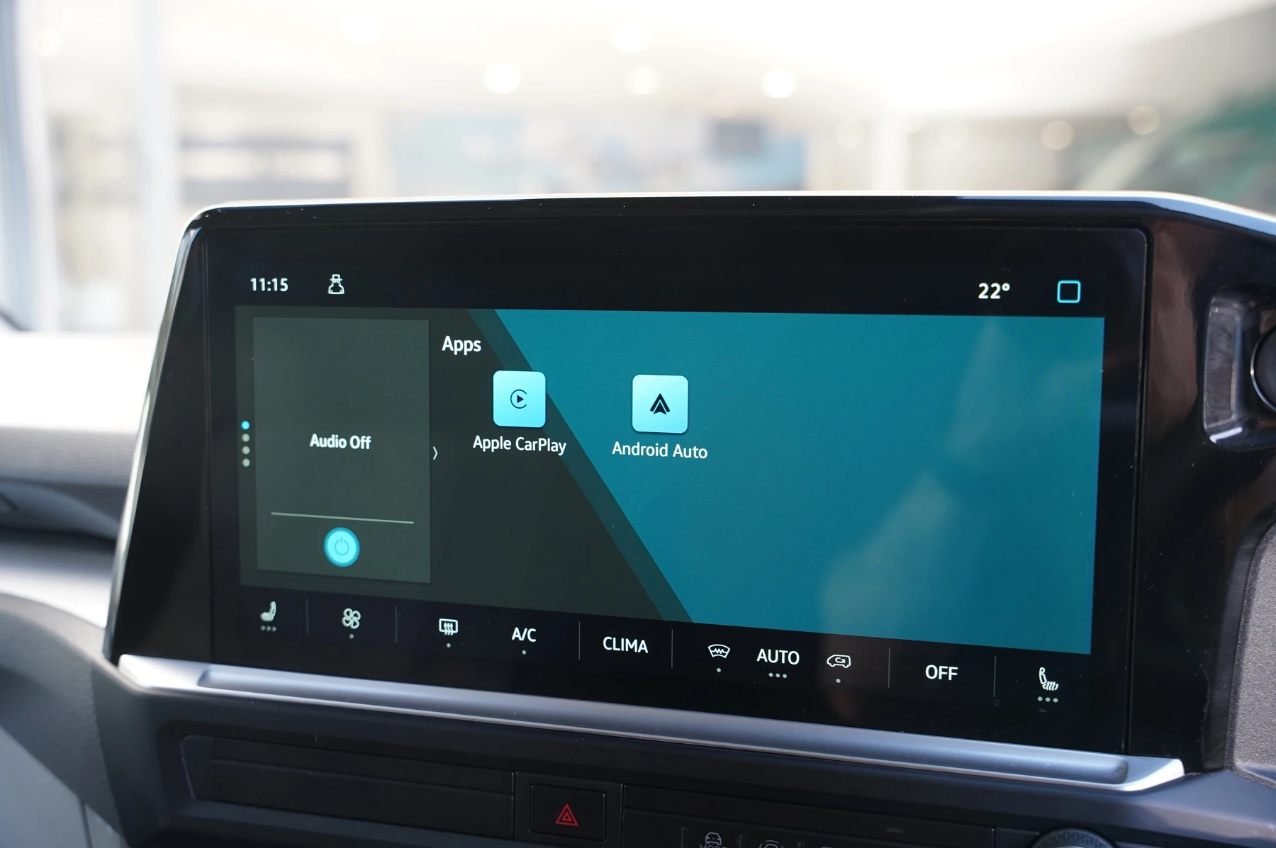 Volkswagen-Transporter-image-18