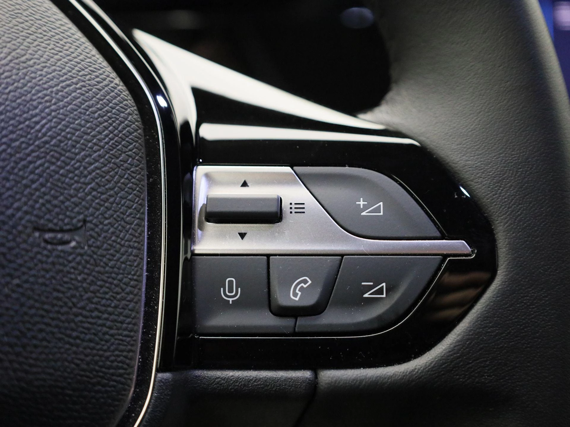 Peugeot-308-image-24