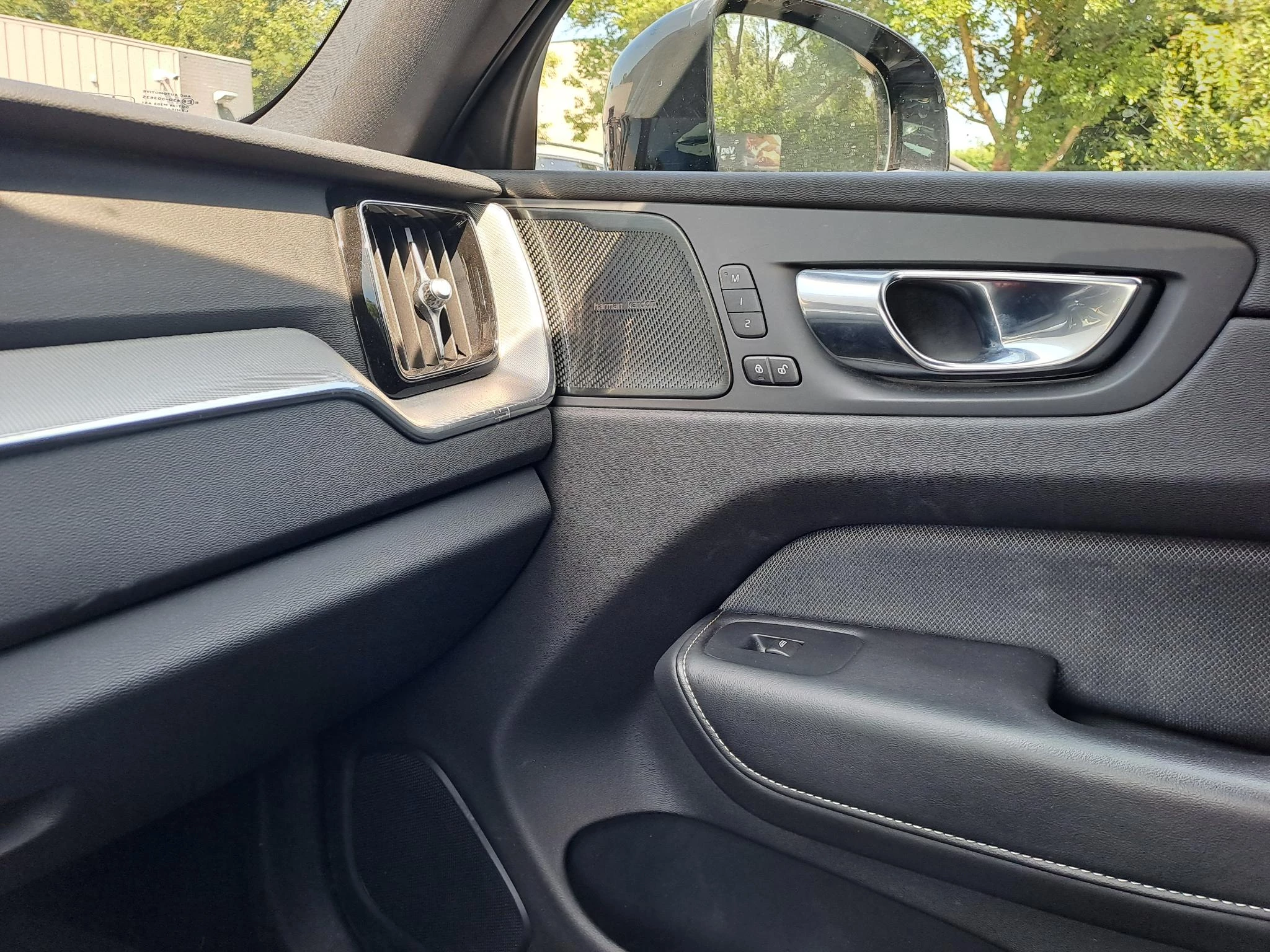 Volvo XC60 2.0 B5 R-Design