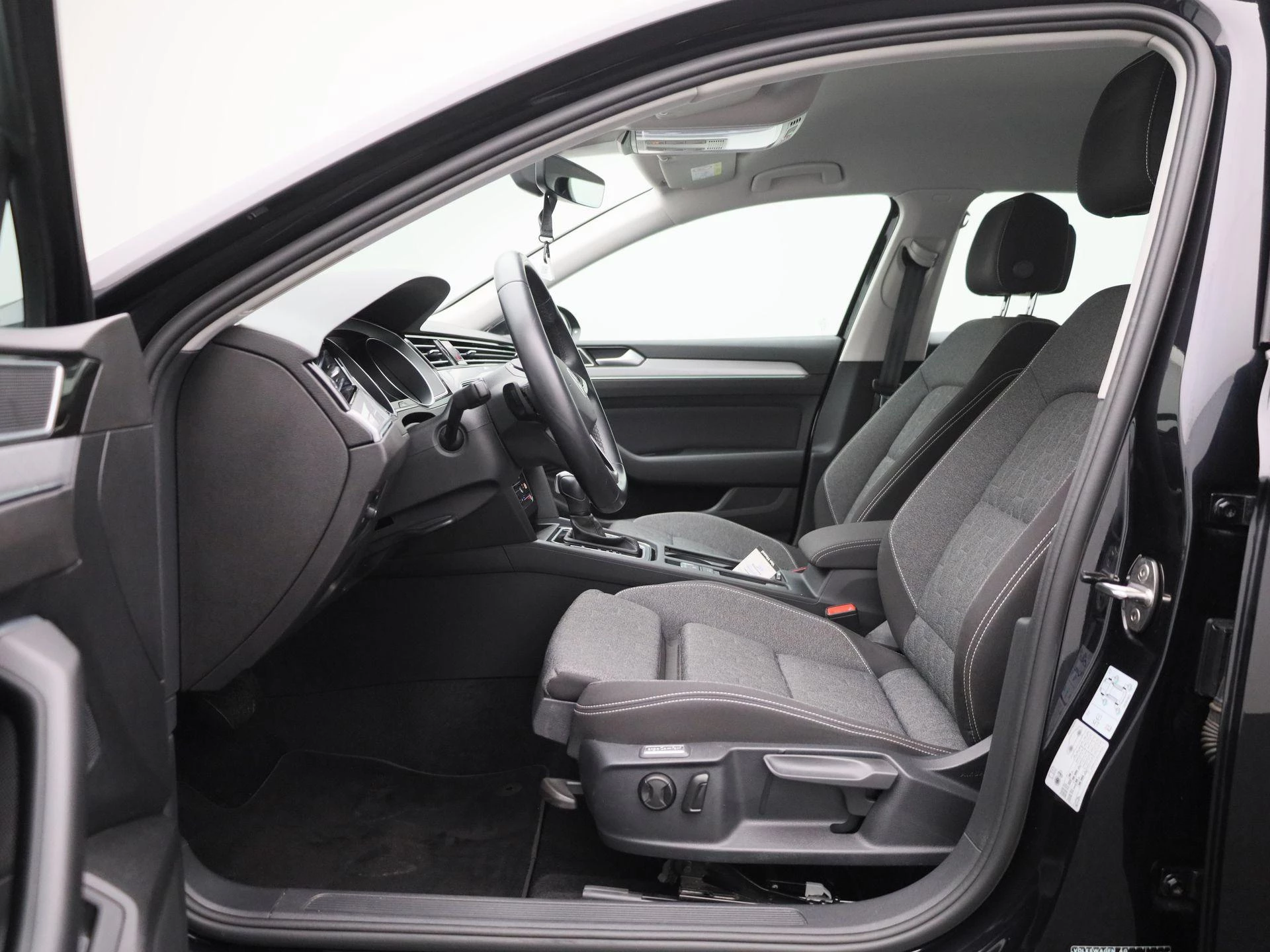 Volkswagen Passat Variant 1.6 TDI Elegance Business R
