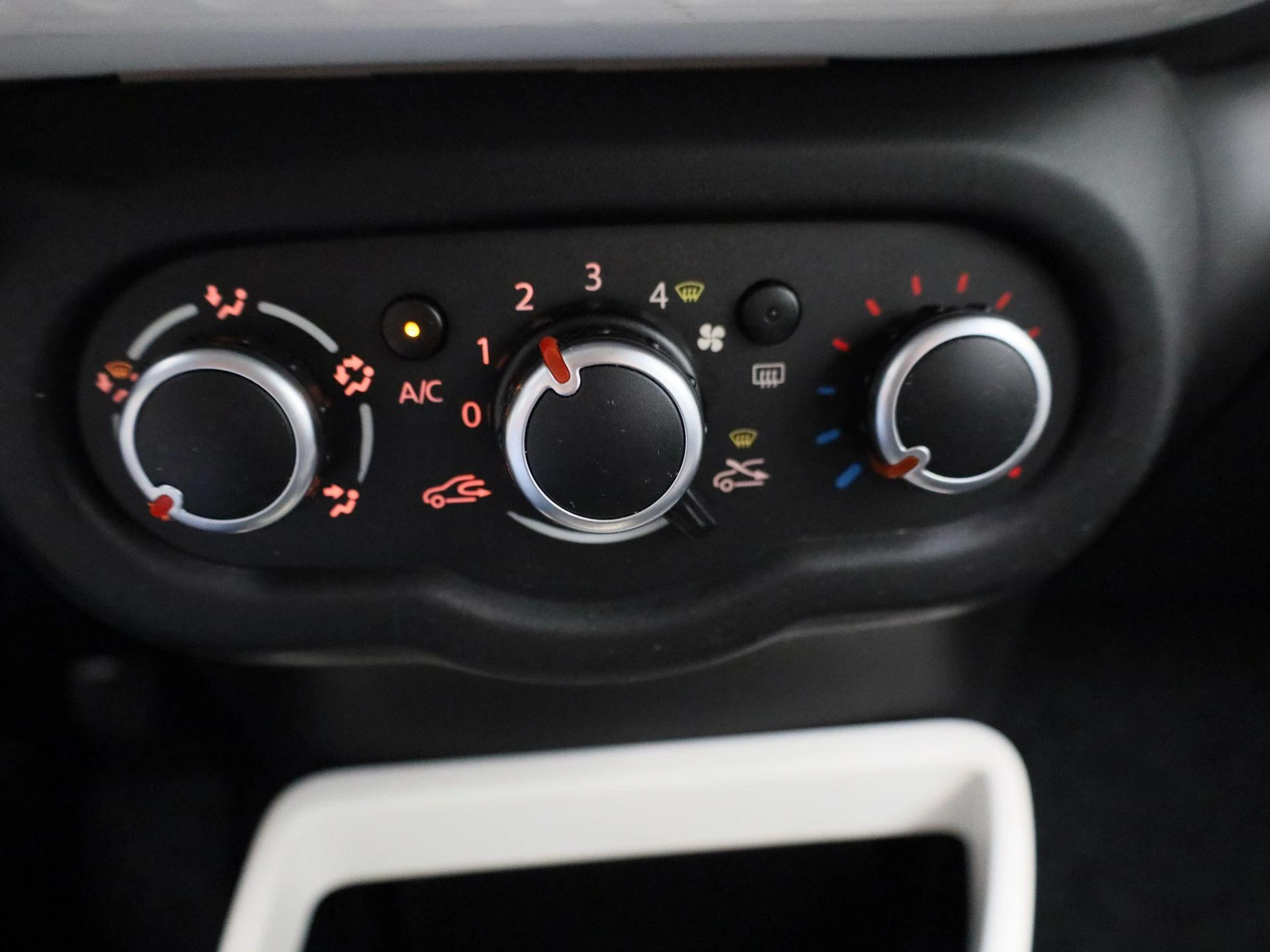 Renault-Twingo-image-17