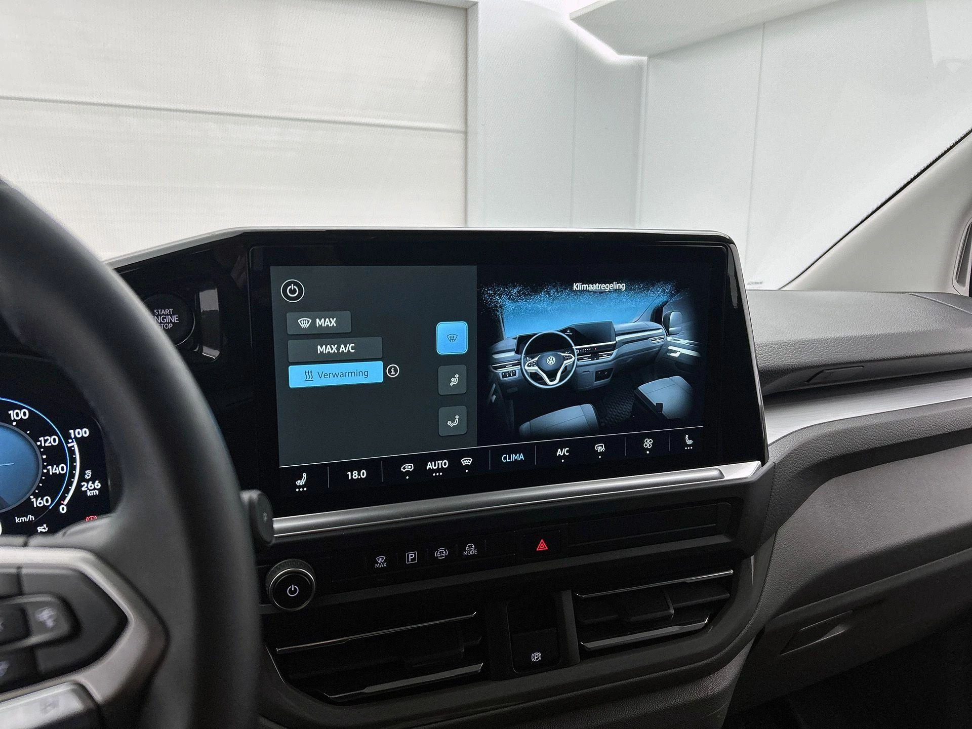 Volkswagen-e-Transporter-image-15