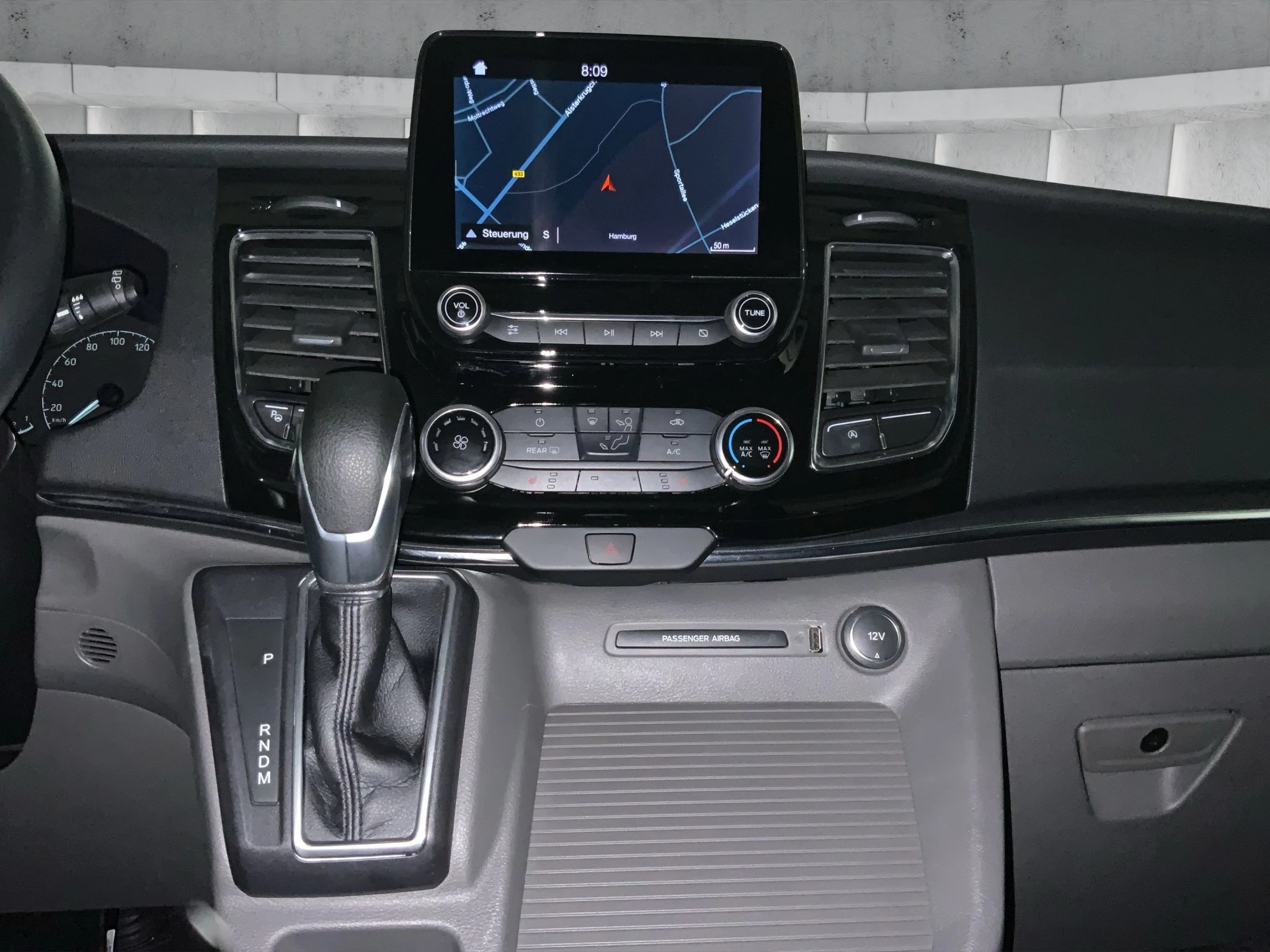 Ford-Tourneo Custom-image-5