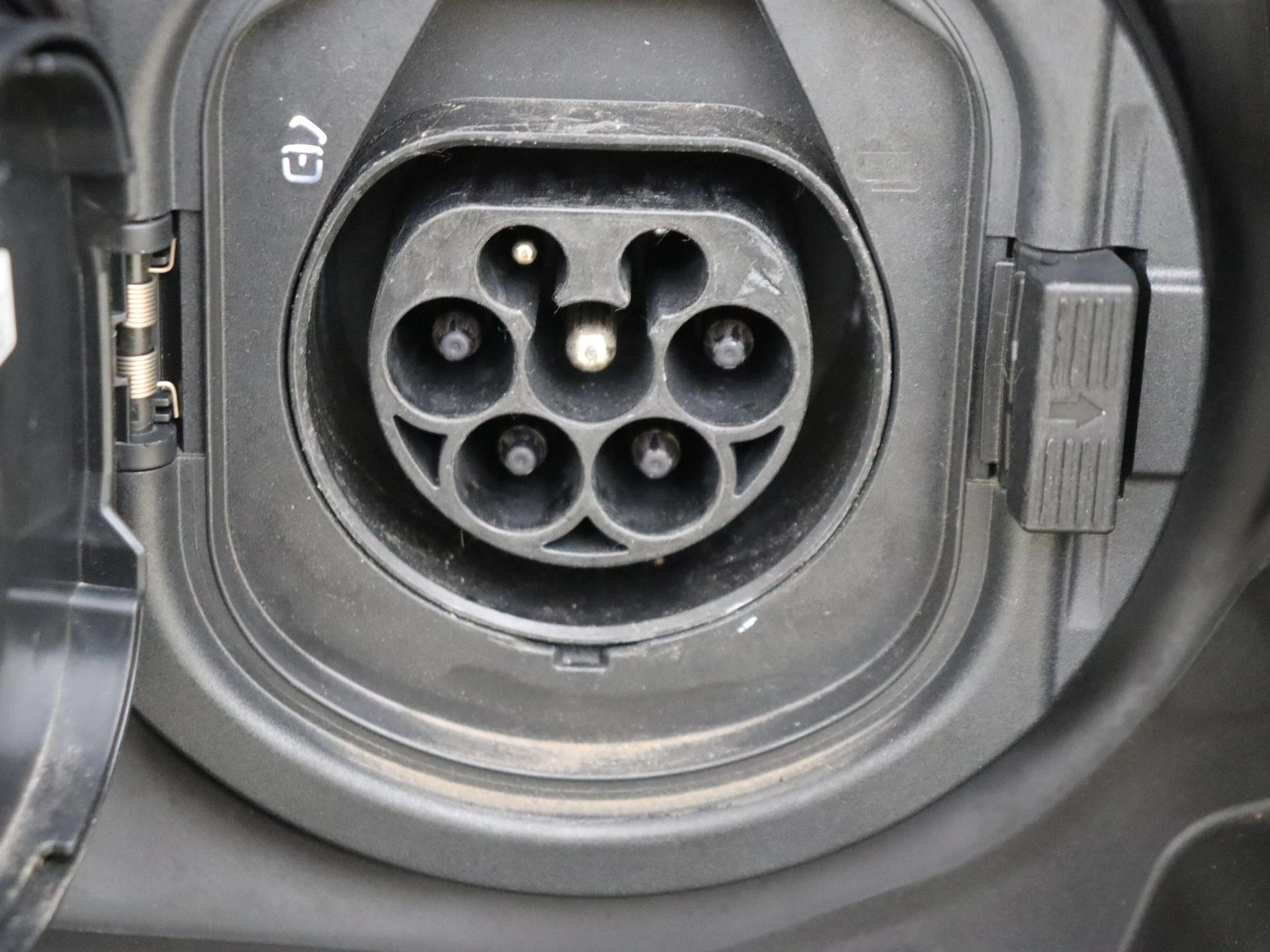 Mercedes-Benz-C-Klasse-image-30